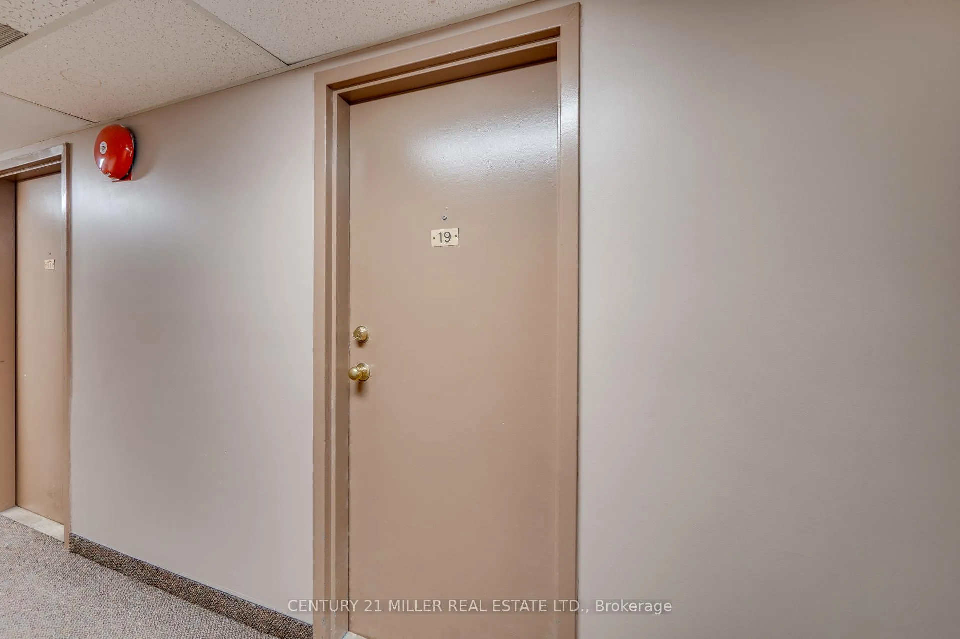 Photo 17 of 41 Valleyview Road, Kitchener, Laurentian Hills — HOMEH