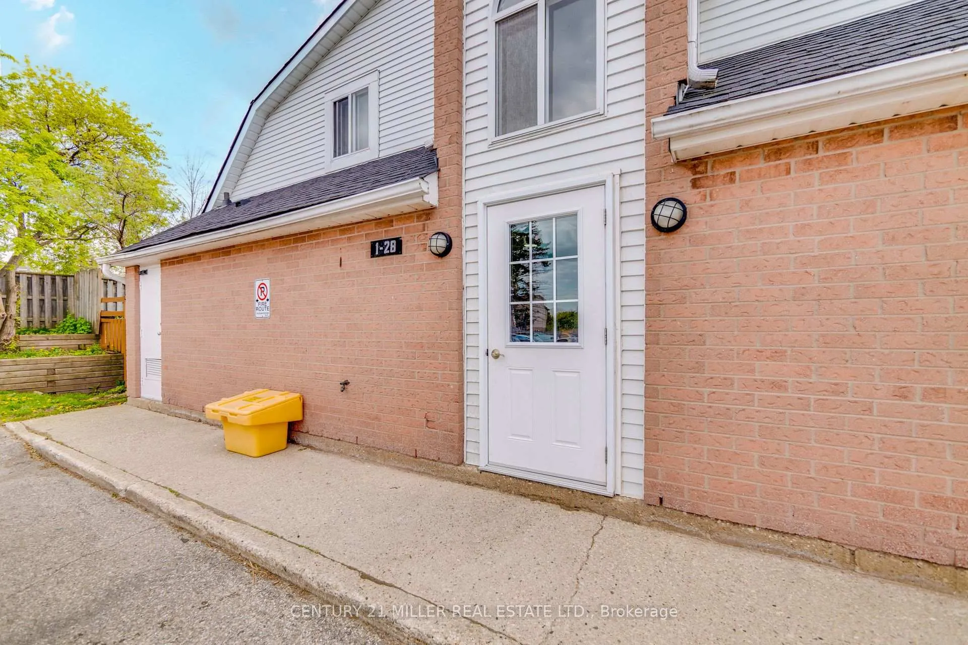 Photo 18 of 41 Valleyview Road, Kitchener, Laurentian Hills — HOMEH