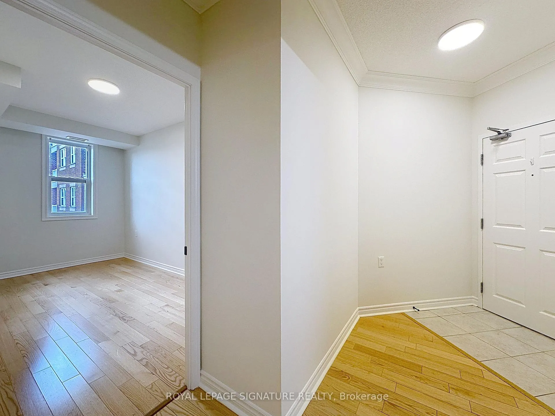 Photo 3 of Unit 210, 15450 Yonge Street, Aurora, Aurora Village — HOMEH