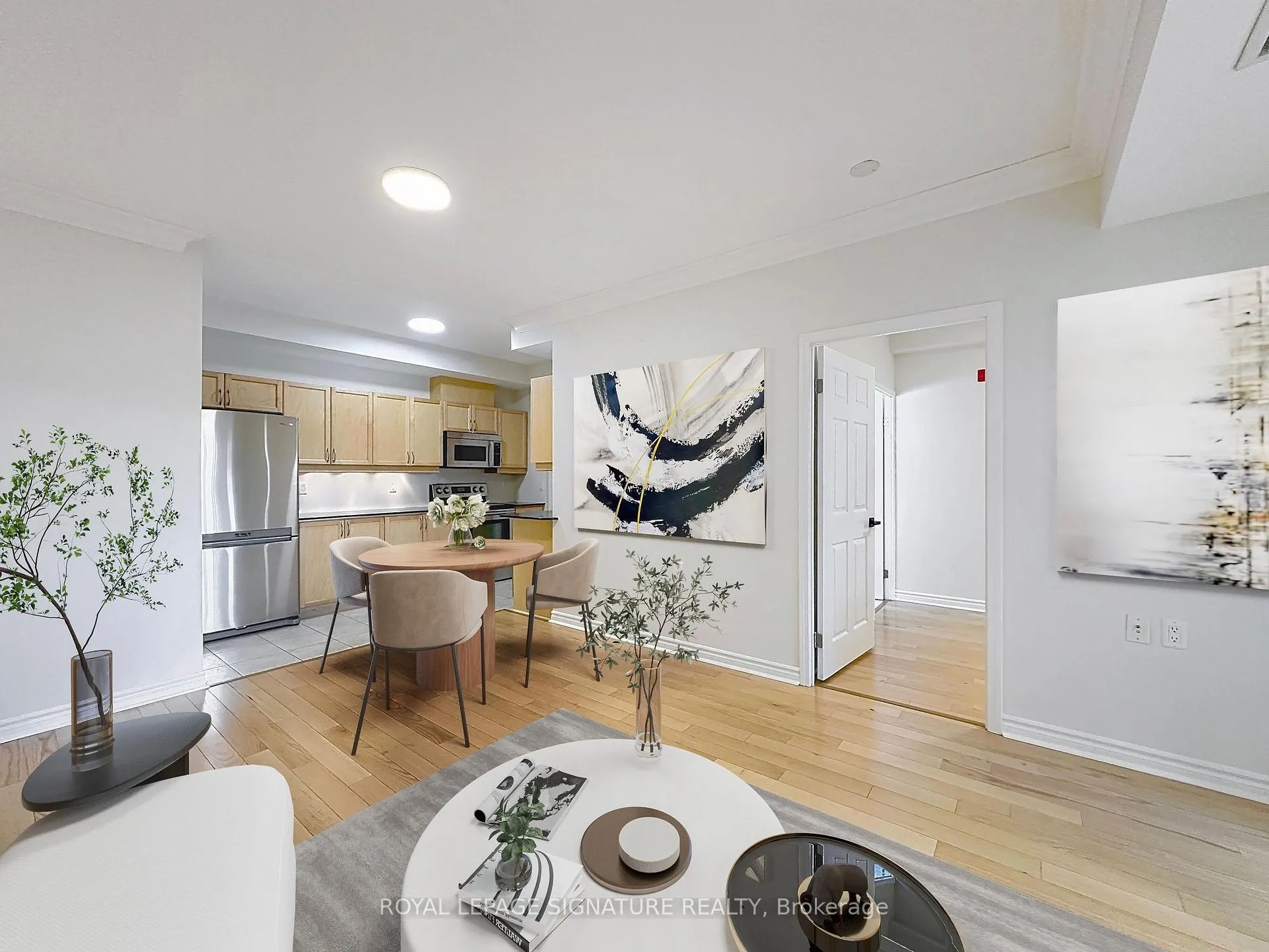 Photo 11 of Unit 210, 15450 Yonge Street, Aurora, Aurora Village — HOMEH