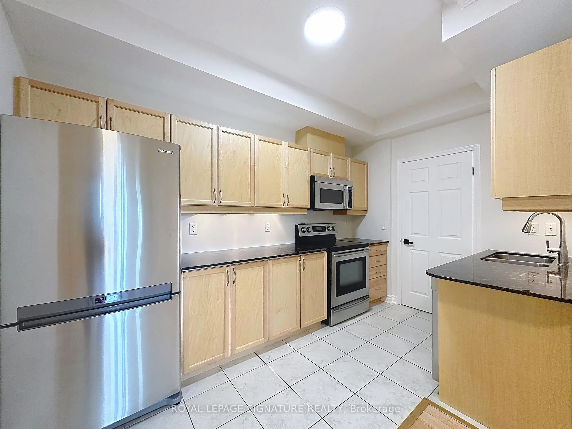 Photo 12 of Unit 210, 15450 Yonge Street, Aurora, Aurora Village — HOMEH