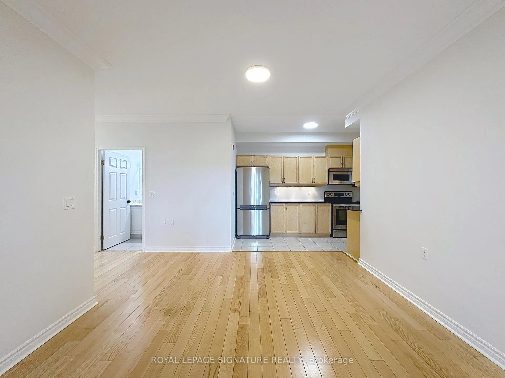 Photo 13 of Unit 210, 15450 Yonge Street, Aurora, Aurora Village — HOMEH