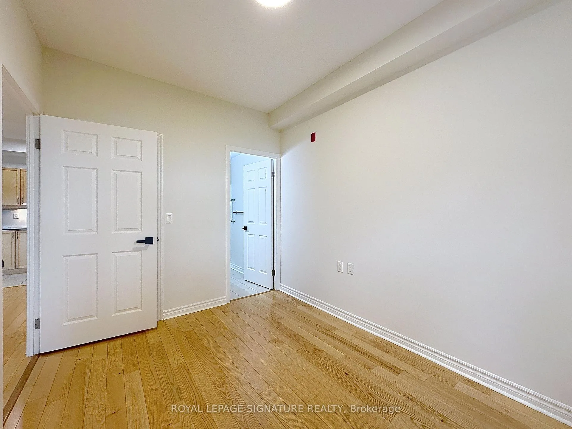 Photo 19 of Unit 210, 15450 Yonge Street, Aurora, Aurora Village — HOMEH