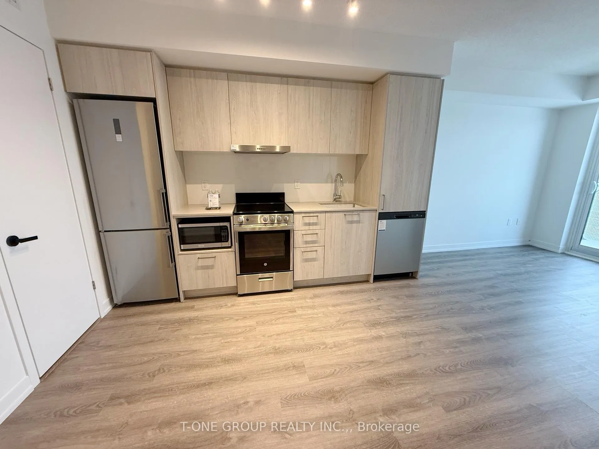 Photo 3 of Unit 2610, 195 Commerce Street, Vaughan, Vaughan Corporate Centre — HOMEH