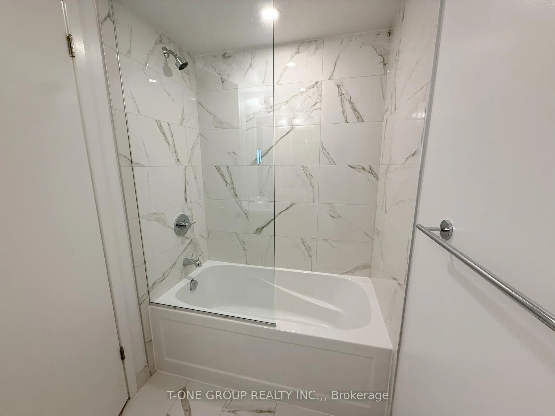 Photo 8 of Unit 2610, 195 Commerce Street, Vaughan, Vaughan Corporate Centre — HOMEH