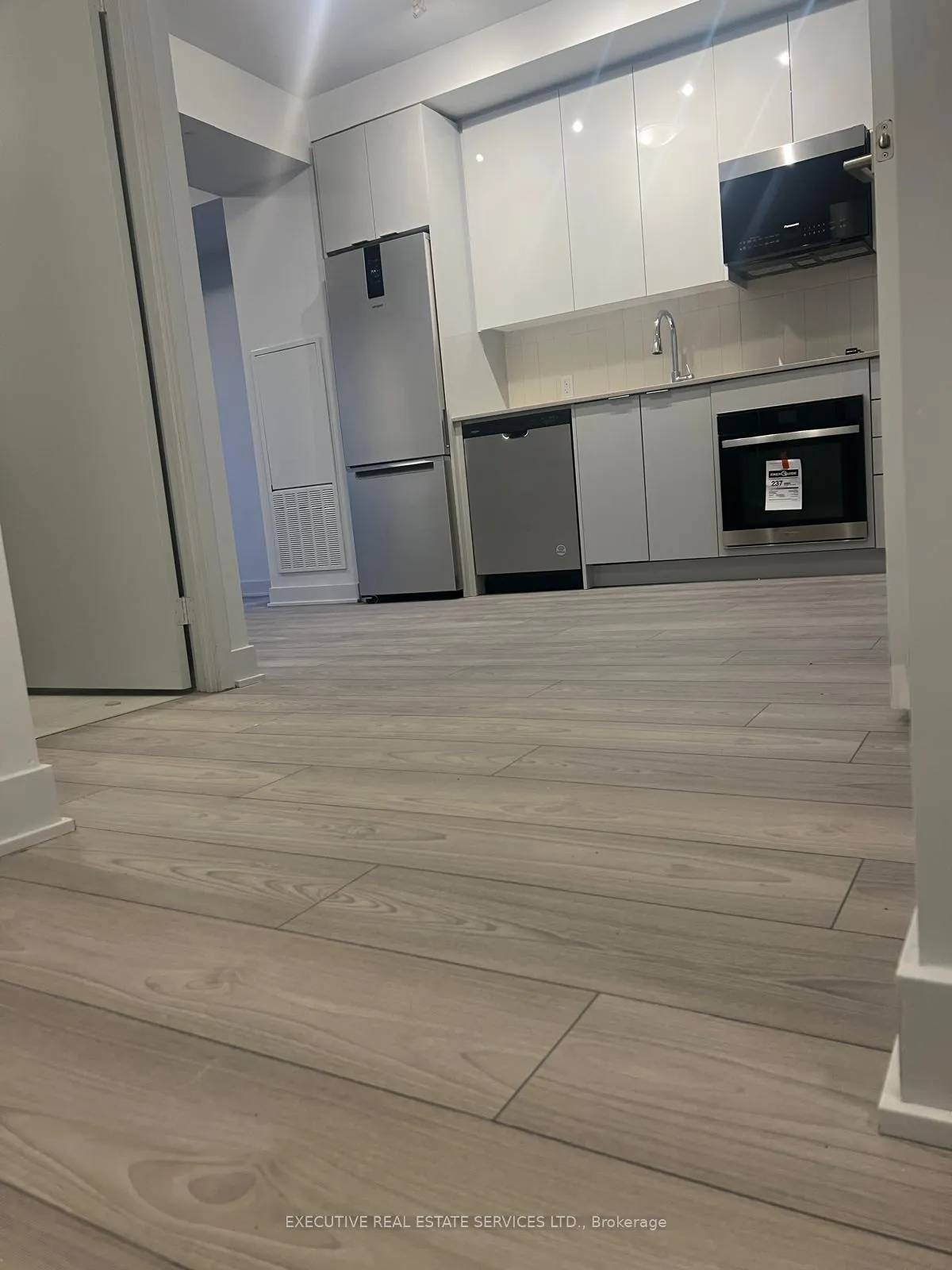 Photo 2 of Unit 4803, 2920 Highway 7 Road E, Vaughan, Concord — HOMEH