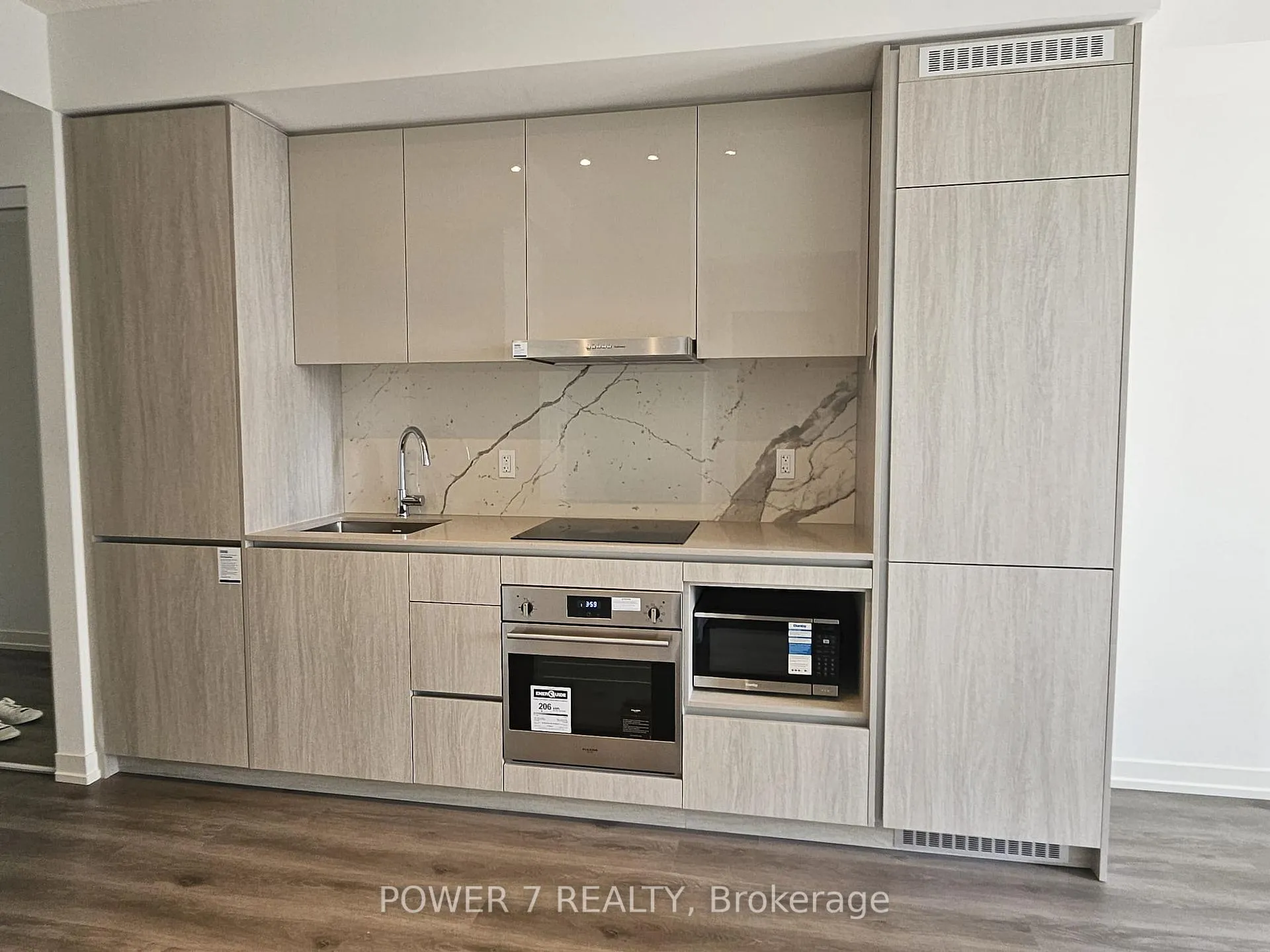 Photo 1 of Unit 816, 28 Interchange Way, Vaughan, Vaughan Corporate Centre — HOMEH