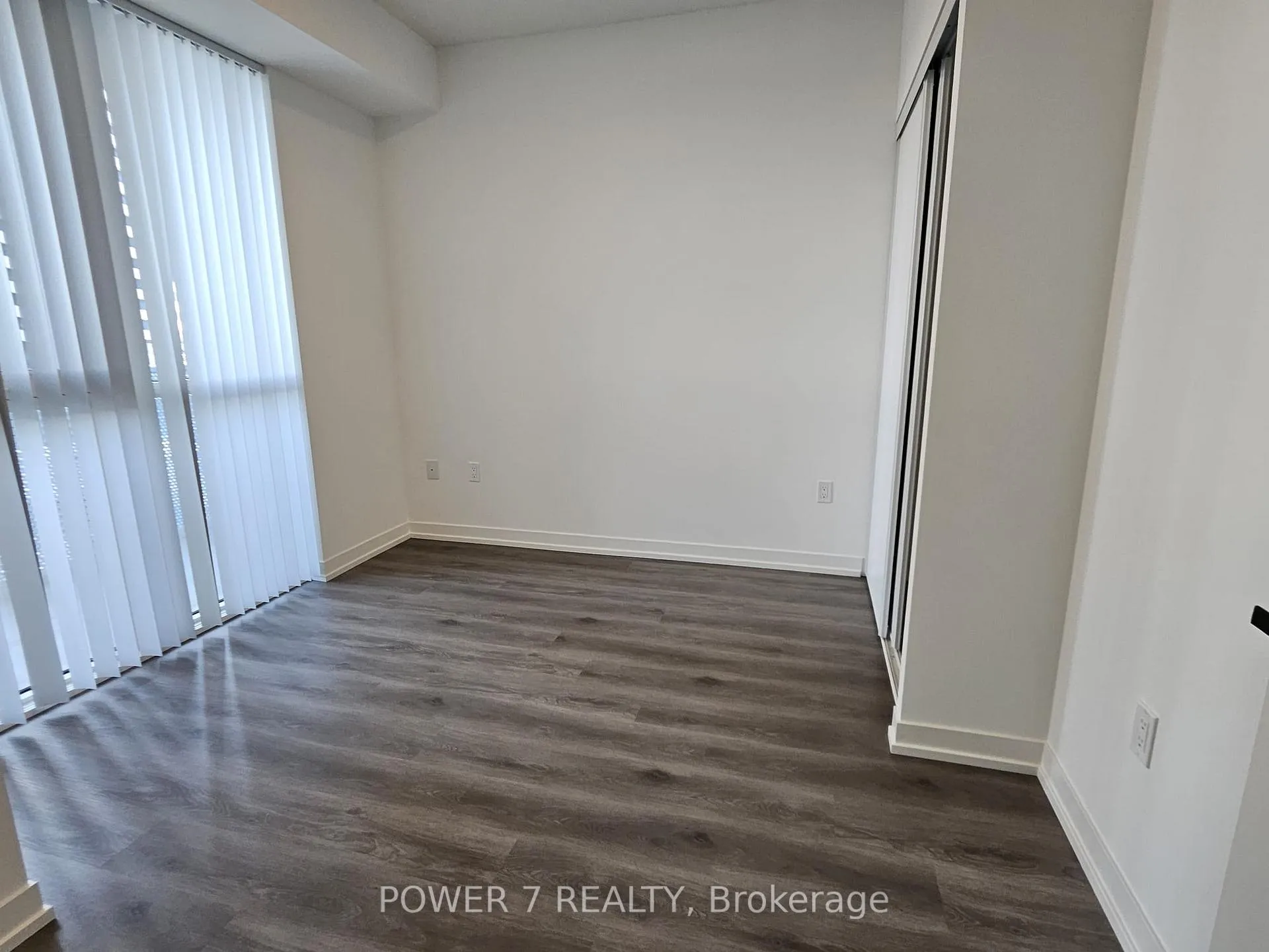 Photo 7 of Unit 816, 28 Interchange Way, Vaughan, Vaughan Corporate Centre — HOMEH