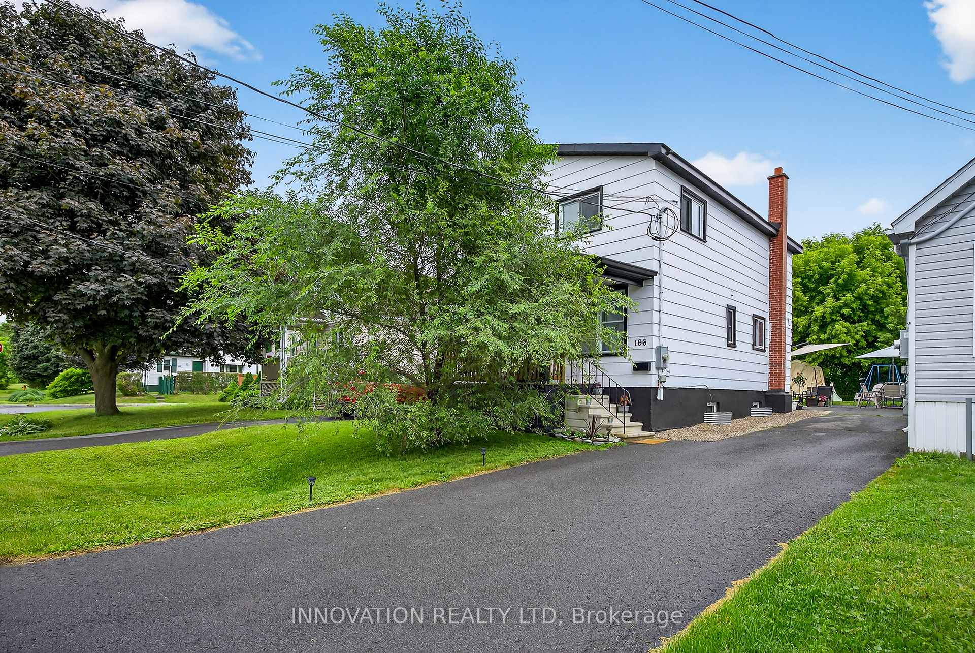 Photo 2 of 166 7th Street E, Cornwall — HOMEH