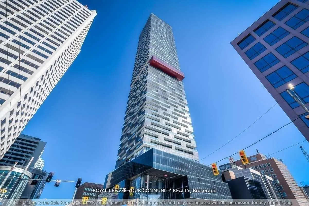 Front of Unit 4209, 8 Eglinton Avenue E