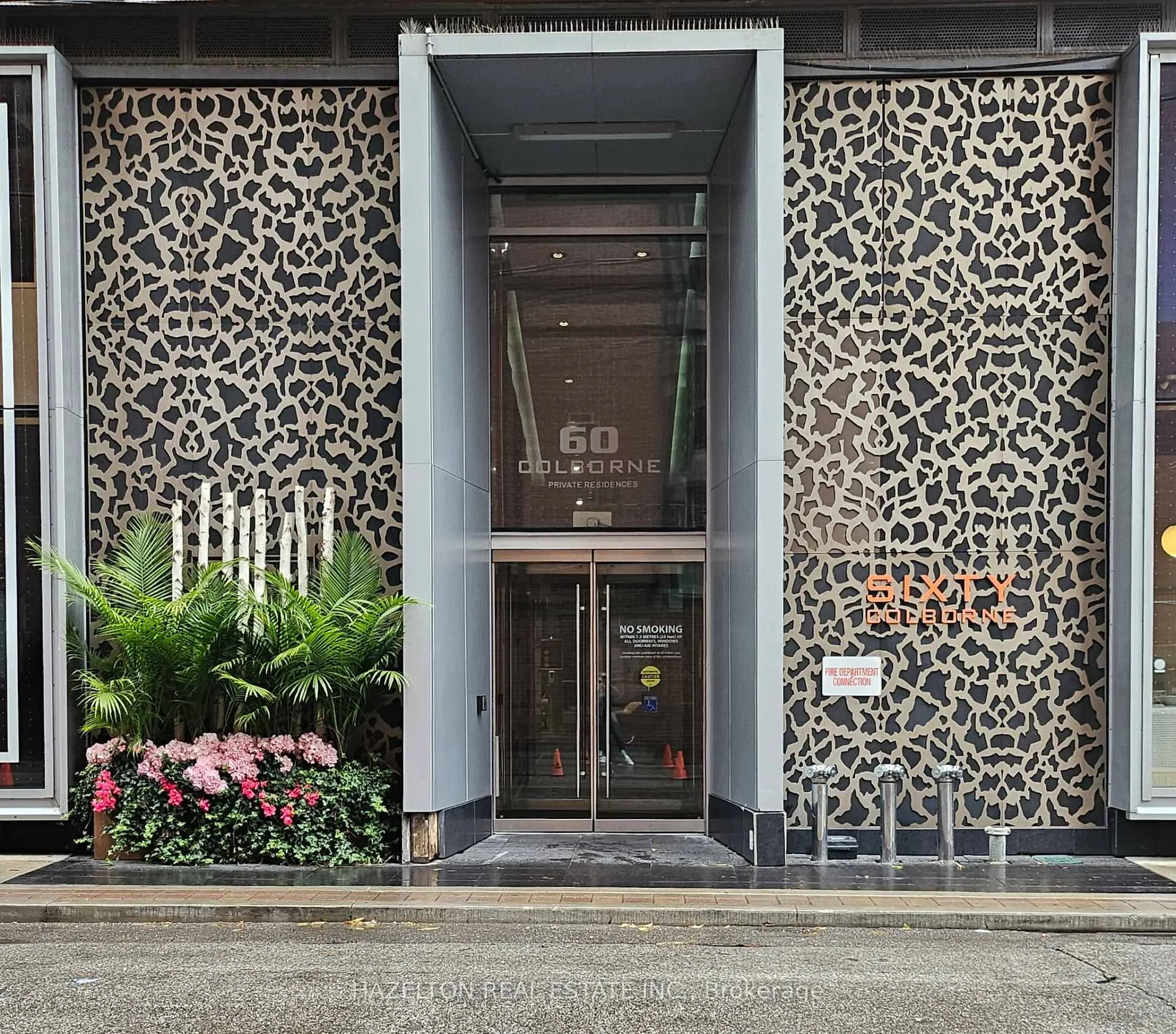 Photo 3 of Unit 812, 60 Colborne Street, Toronto, Church-Yonge Corridor — HOMEH
