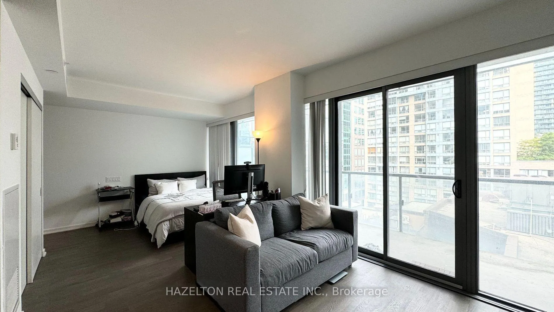 Photo 11 of Unit 812, 60 Colborne Street, Toronto, Church-Yonge Corridor — HOMEH