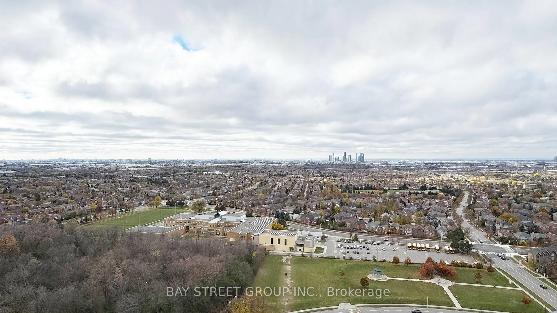 Photo 12 of Unit B-2505, 50 Upper Mall Way, Vaughan, Brownridge — HOMEH
