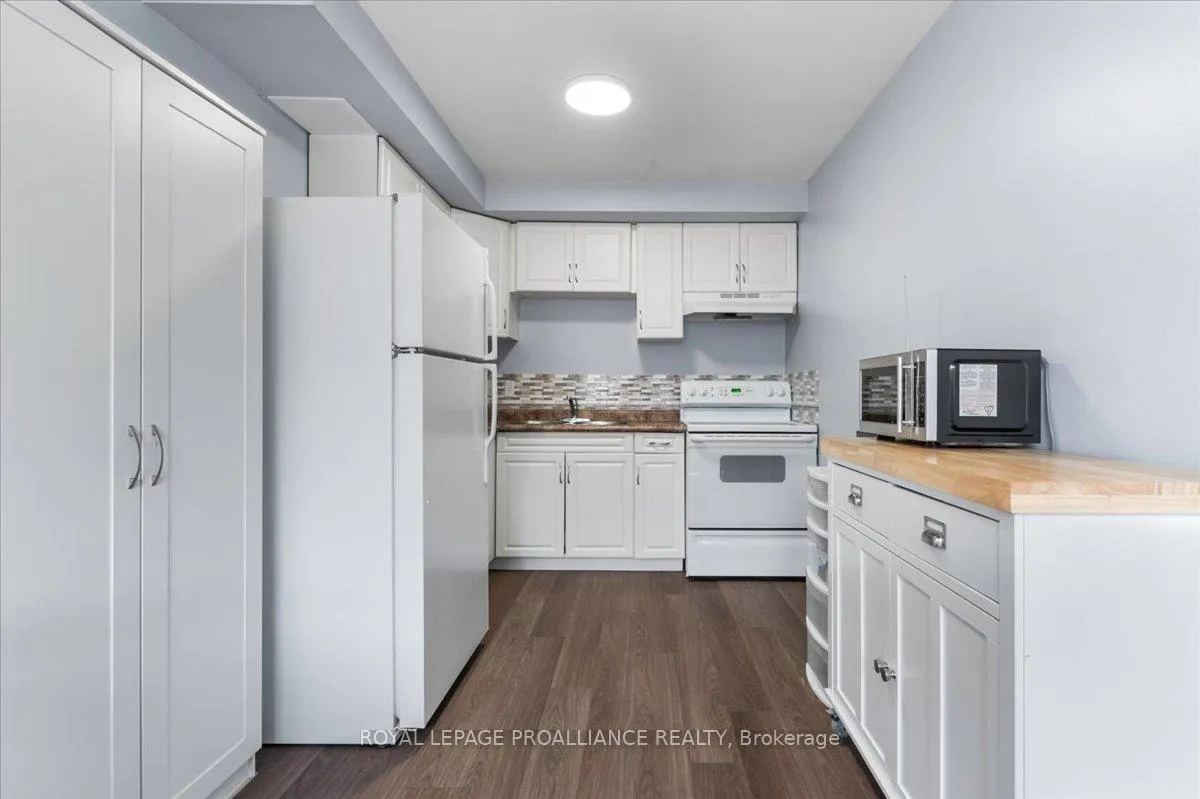 Photo 9 of Unit 12, 15 Tracey Park Drive, Belleville, Belleville Ward — HOMEH