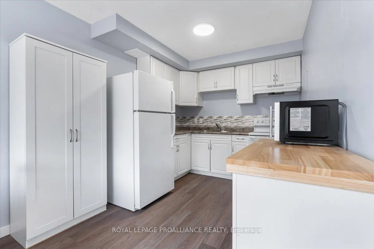 Photo 10 of Unit 12, 15 Tracey Park Drive, Belleville, Belleville Ward — HOMEH