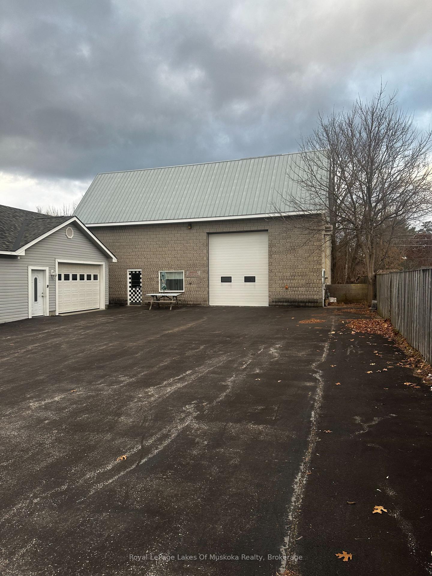 Photo 15 of 860 Muskoka Road S, Gravenhurst, Muskoka (S) — HOMEH
