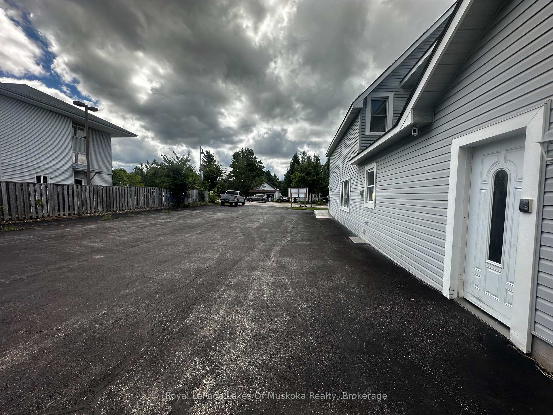 Photo 26 of 860 Muskoka Road S, Gravenhurst, Muskoka (S) — HOMEH
