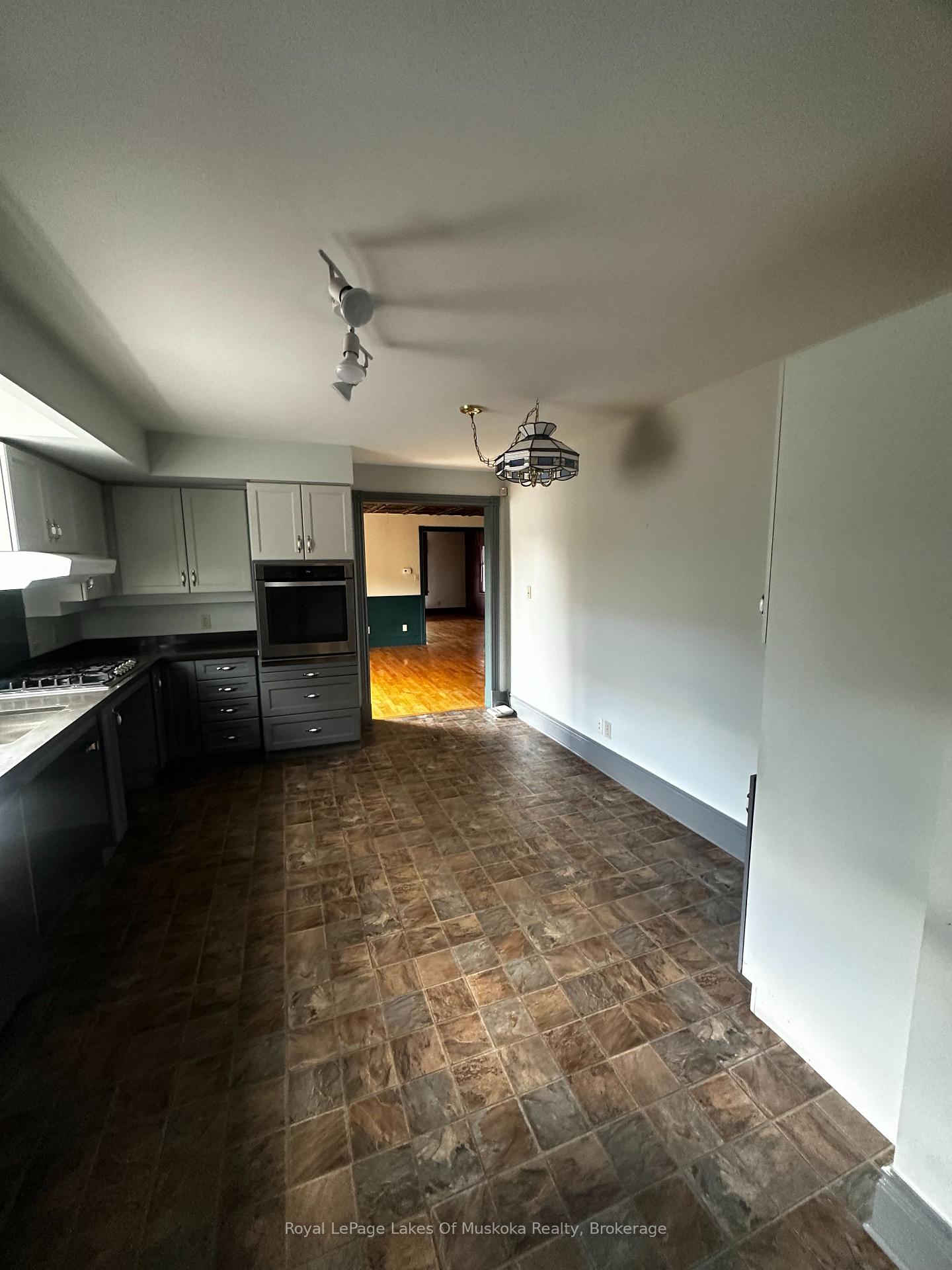 Photo 31 of 860 Muskoka Road S, Gravenhurst, Muskoka (S) — HOMEH