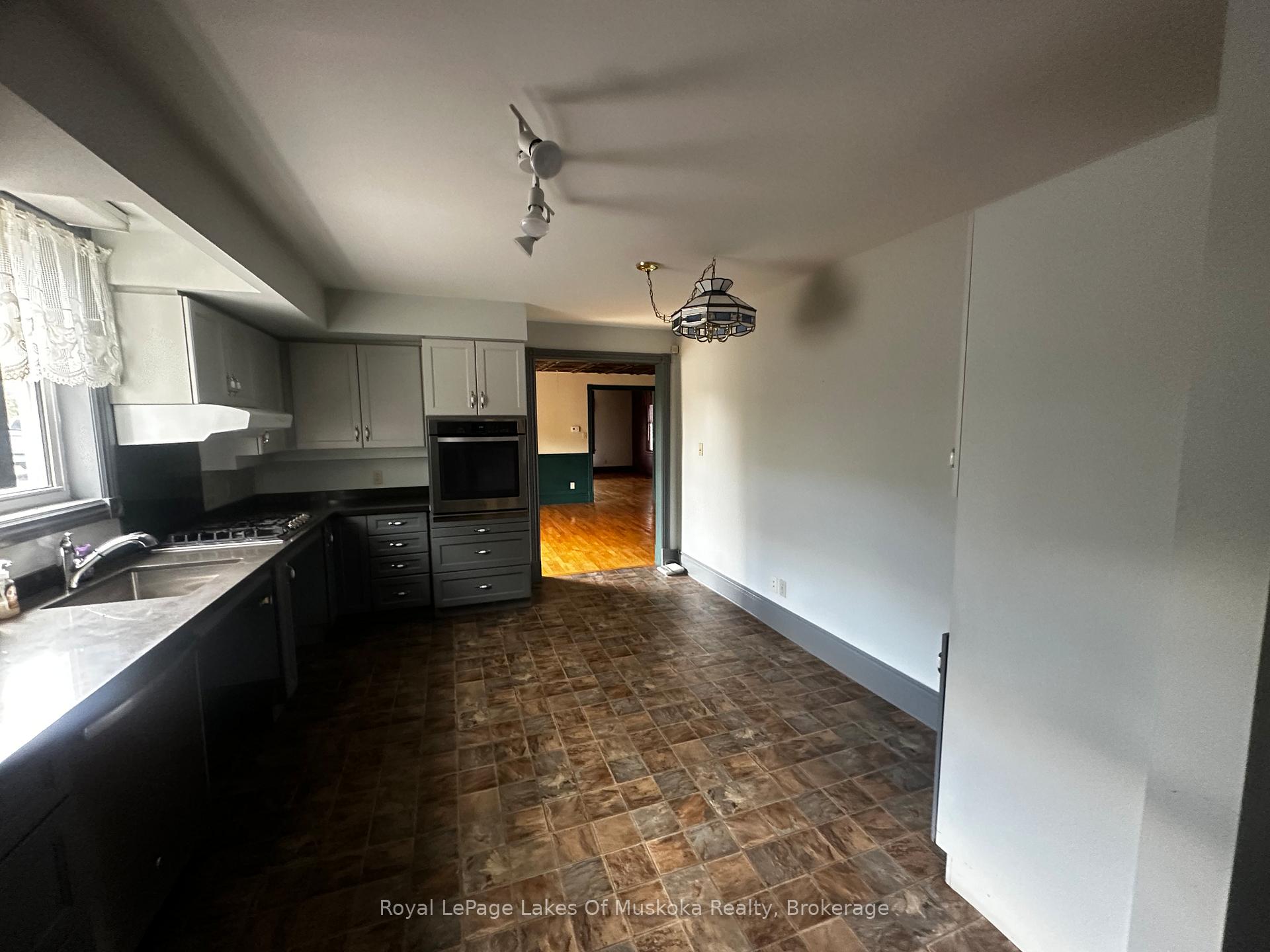 Photo 32 of 860 Muskoka Road S, Gravenhurst, Muskoka (S) — HOMEH