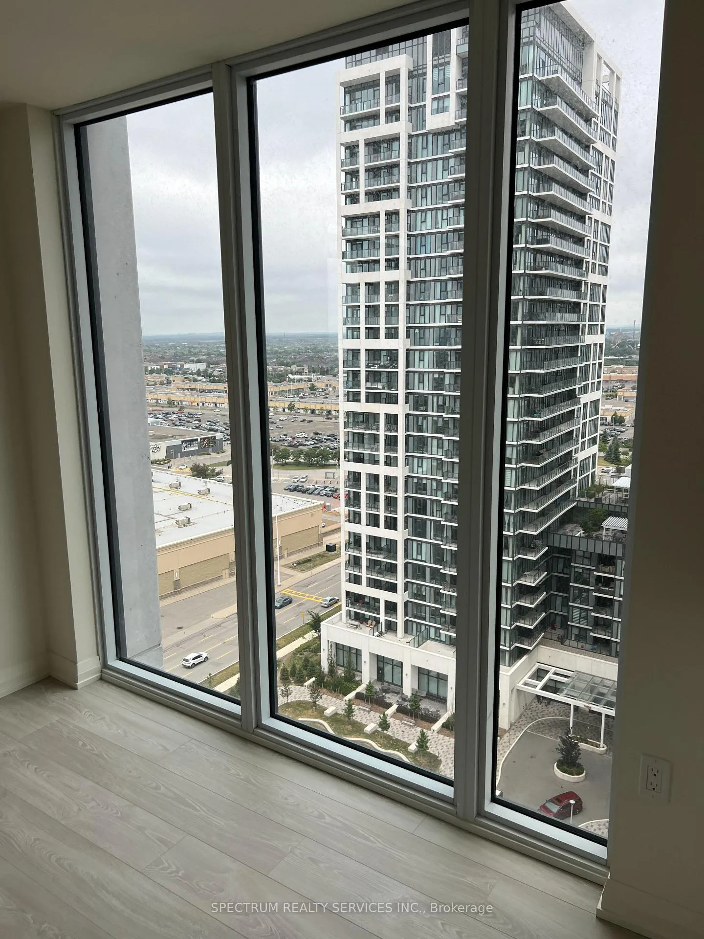 Photo 11 of Unit 1703, 8960 Jane Street, Vaughan, Maple — HOMEH