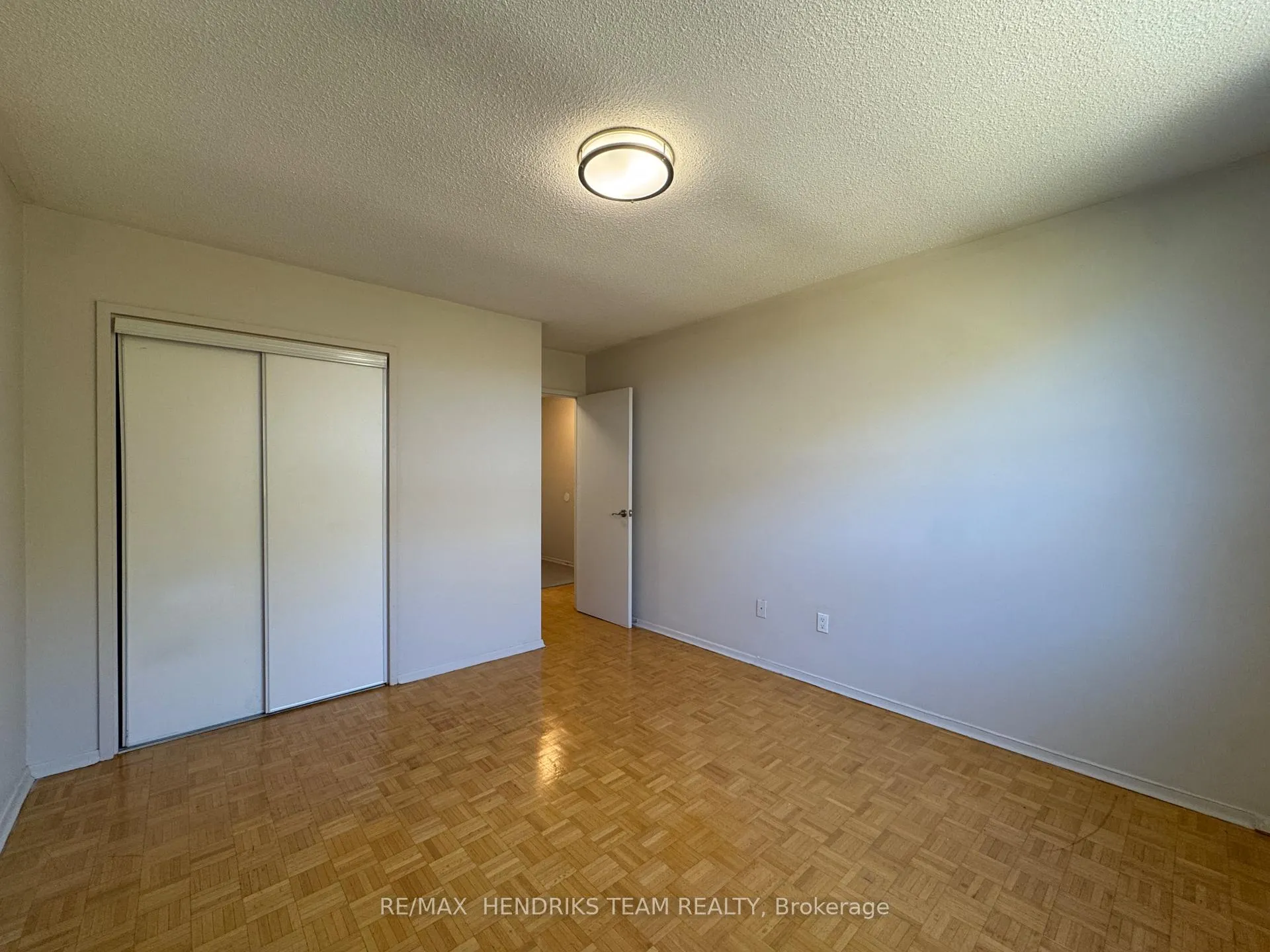 Photo 12 of Unit 405, 49 Leaside Drive, St. Catharines, Carlton/Bunting — HOMEH