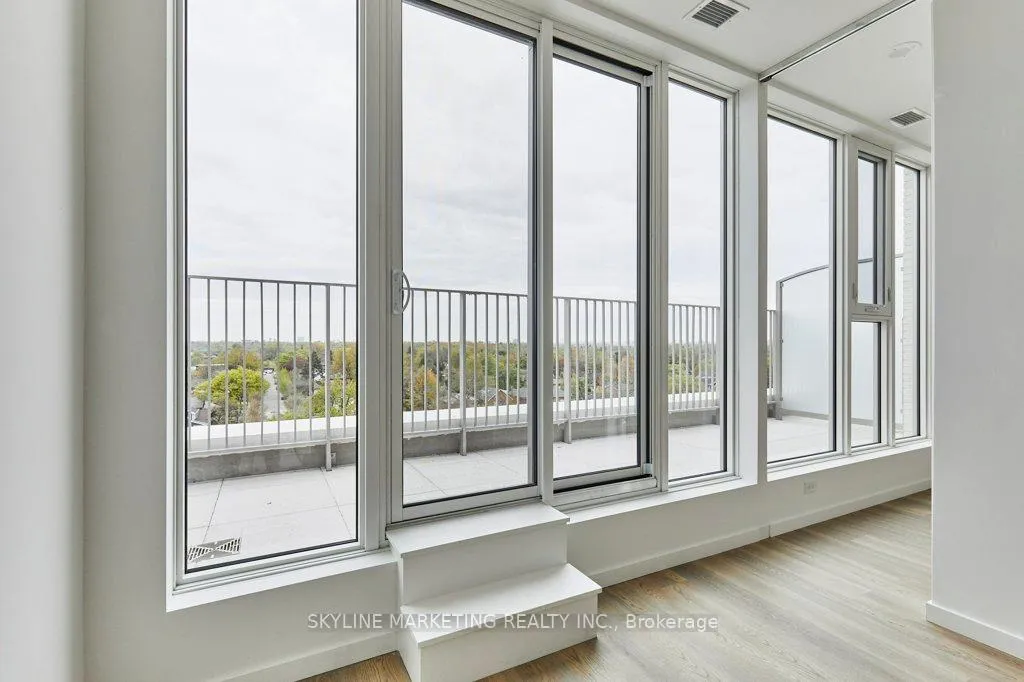 Photo 11 of Unit PH811, 689 The Queensway, Etobicoke, Stonegate-Queensway — HOMEH