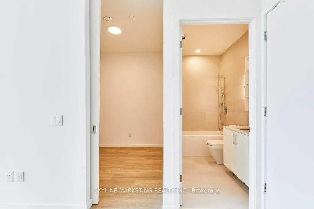 Photo 15 of Unit PH811, 689 The Queensway, Etobicoke, Stonegate-Queensway — HOMEH
