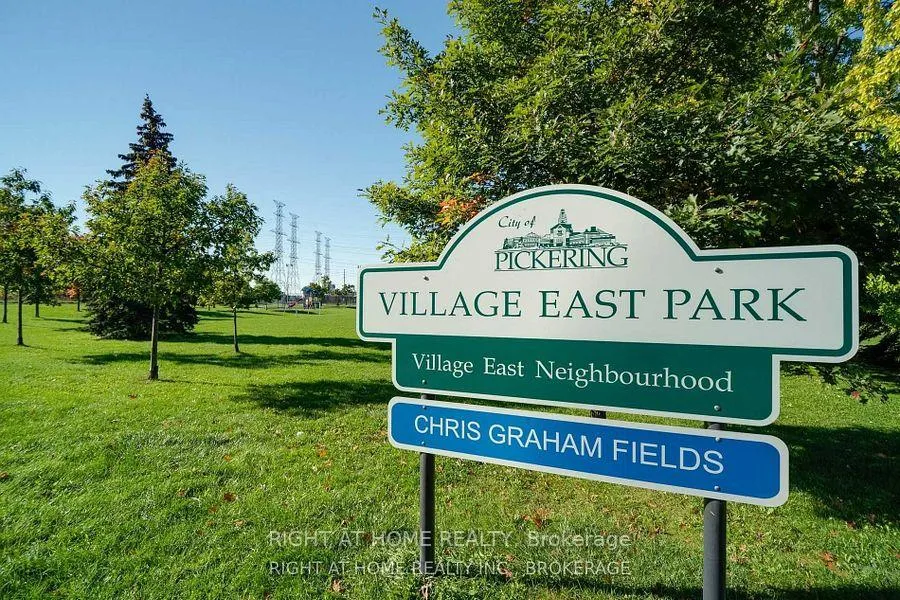 Photo 5 of Unit 1009, 1625 Pickering Parkway, Pickering, Village East — HOMEH