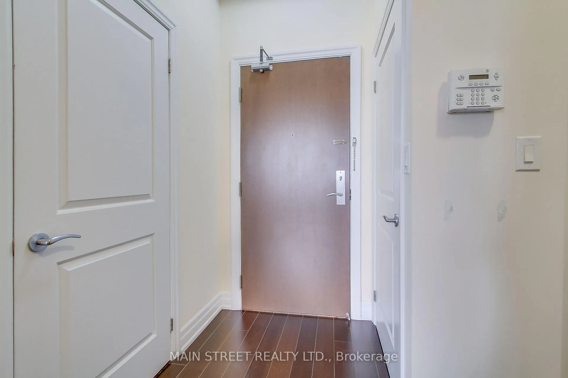 Photo 7 of Unit 618, 111 Civic Square Gate E, Aurora, Bayview Wellington — HOMEH