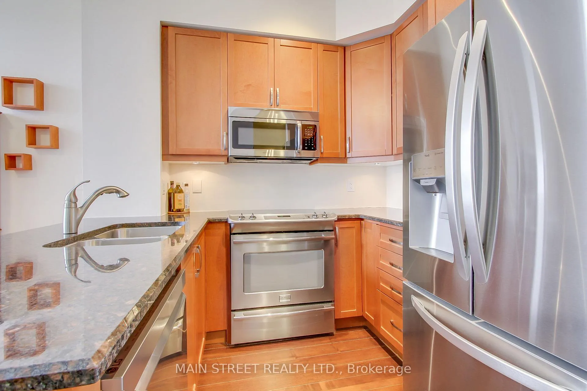 Photo 10 of Unit 618, 111 Civic Square Gate E, Aurora, Bayview Wellington — HOMEH