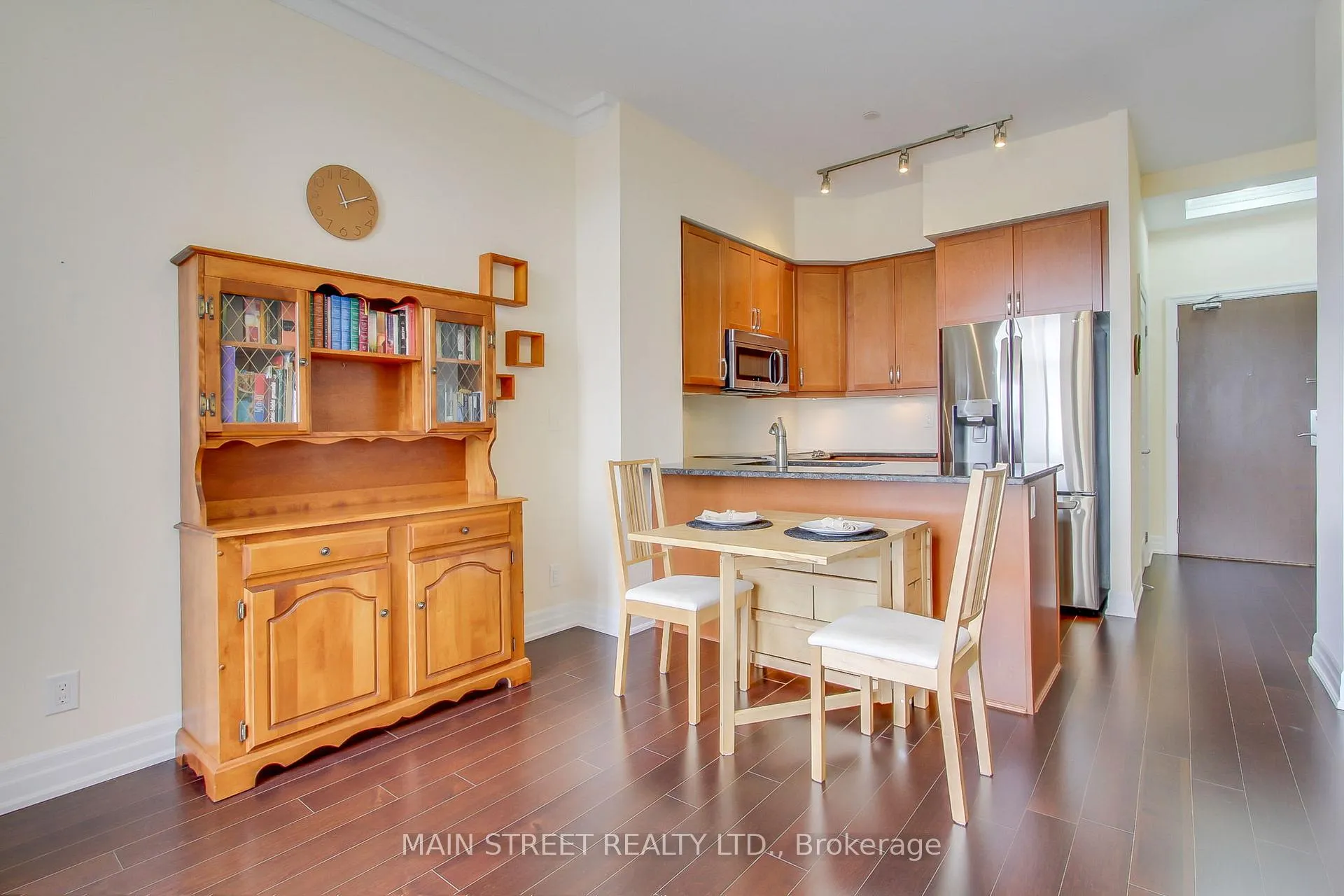 Photo 13 of Unit 618, 111 Civic Square Gate E, Aurora, Bayview Wellington — HOMEH
