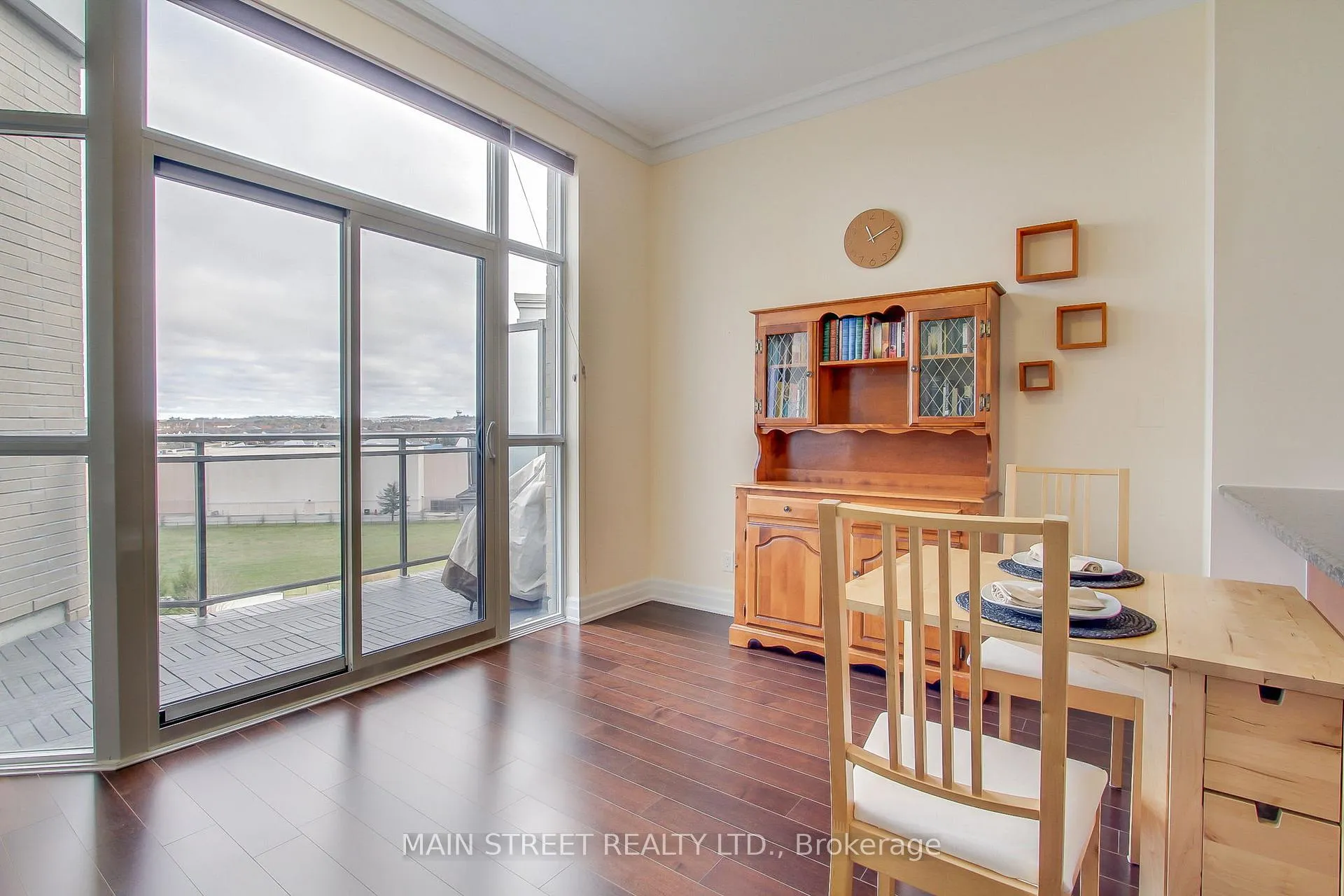 Photo 14 of Unit 618, 111 Civic Square Gate E, Aurora, Bayview Wellington — HOMEH
