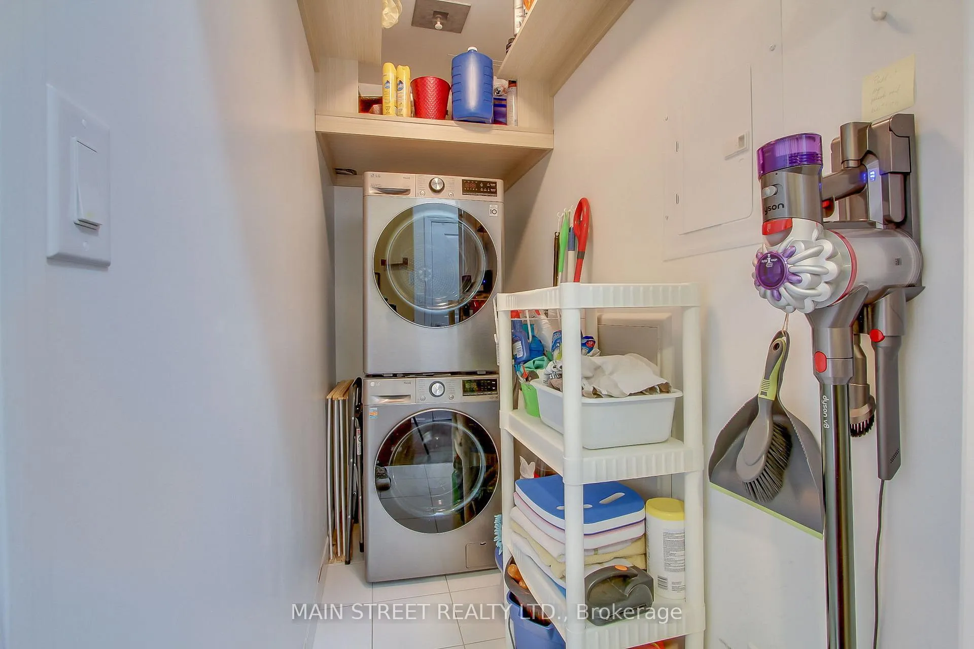 Photo 27 of Unit 618, 111 Civic Square Gate E, Aurora, Bayview Wellington — HOMEH