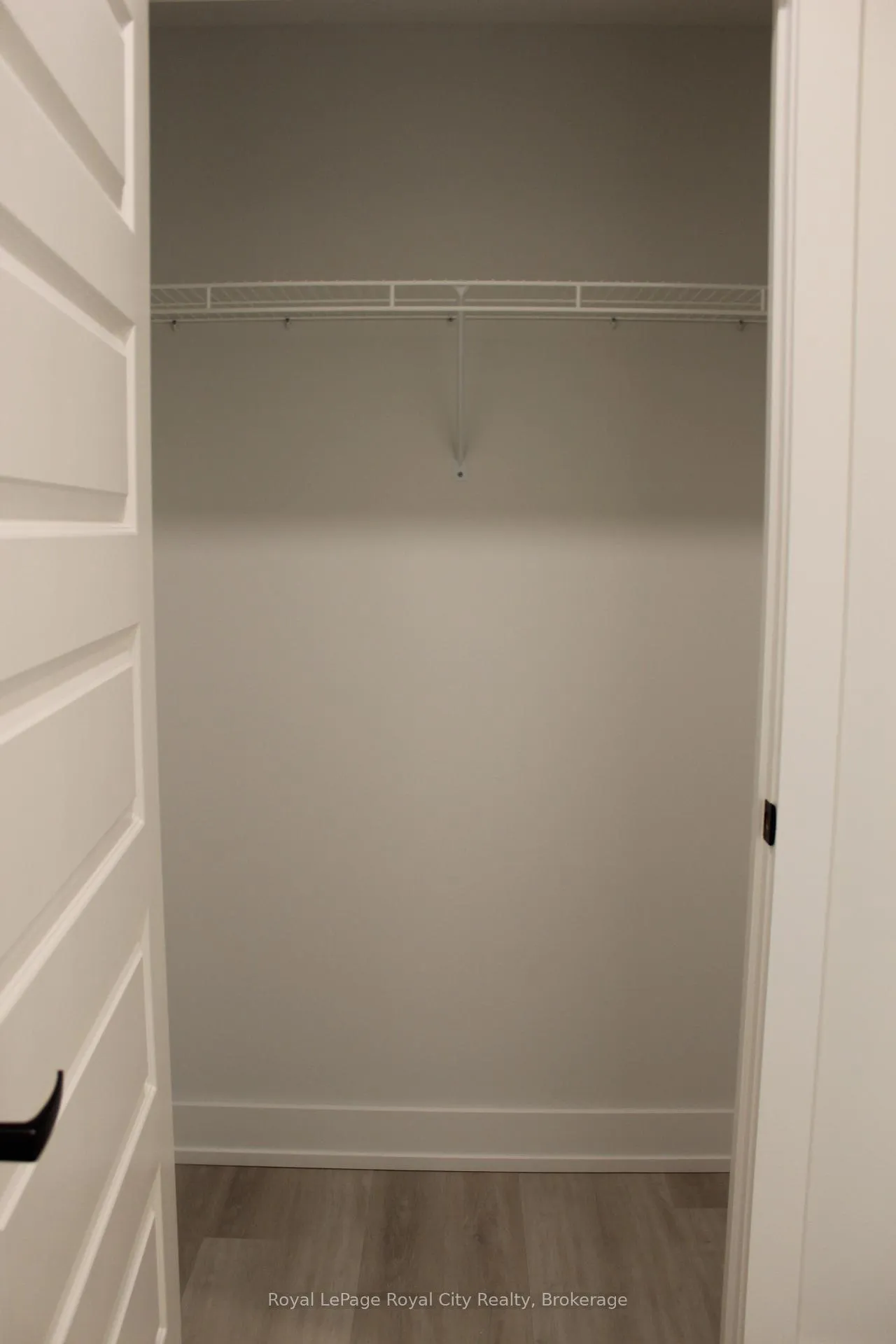 Photo 3 of Unit 414, 1100 Lackner Place, Kitchener — HOMEH