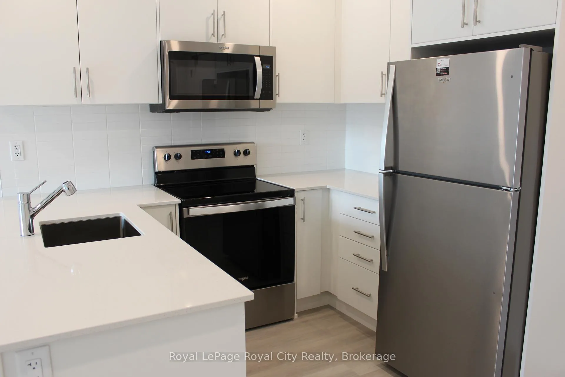 Photo 5 of Unit 414, 1100 Lackner Place, Kitchener — HOMEH