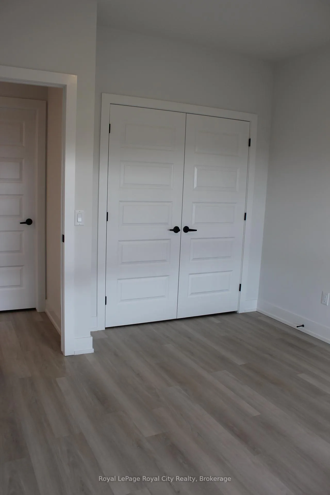 Photo 9 of Unit 414, 1100 Lackner Place, Kitchener — HOMEH