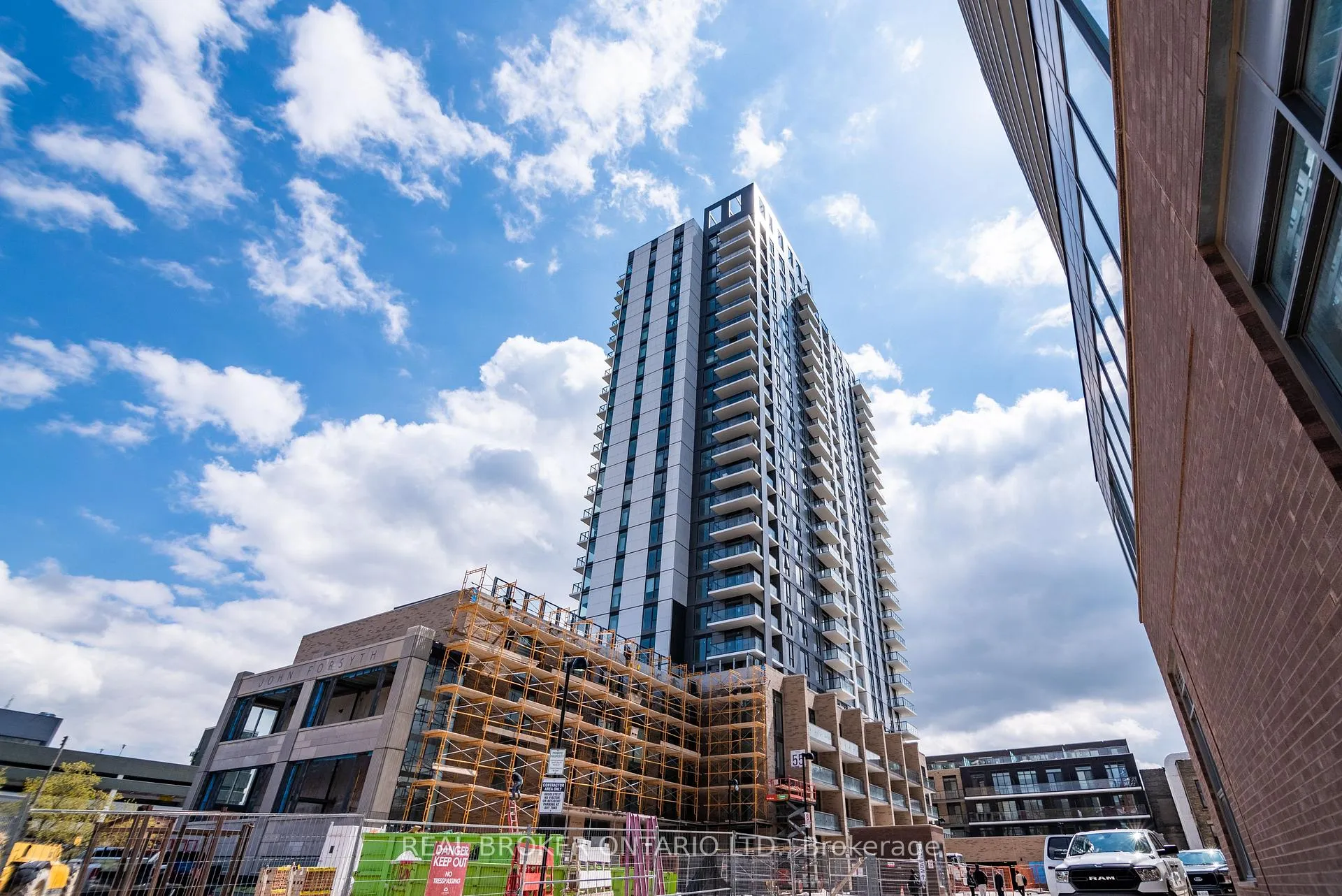 Photo 2 of Unit 1402, 55 Duke Street W, Kitchener, City Commercial Core — HOMEH
