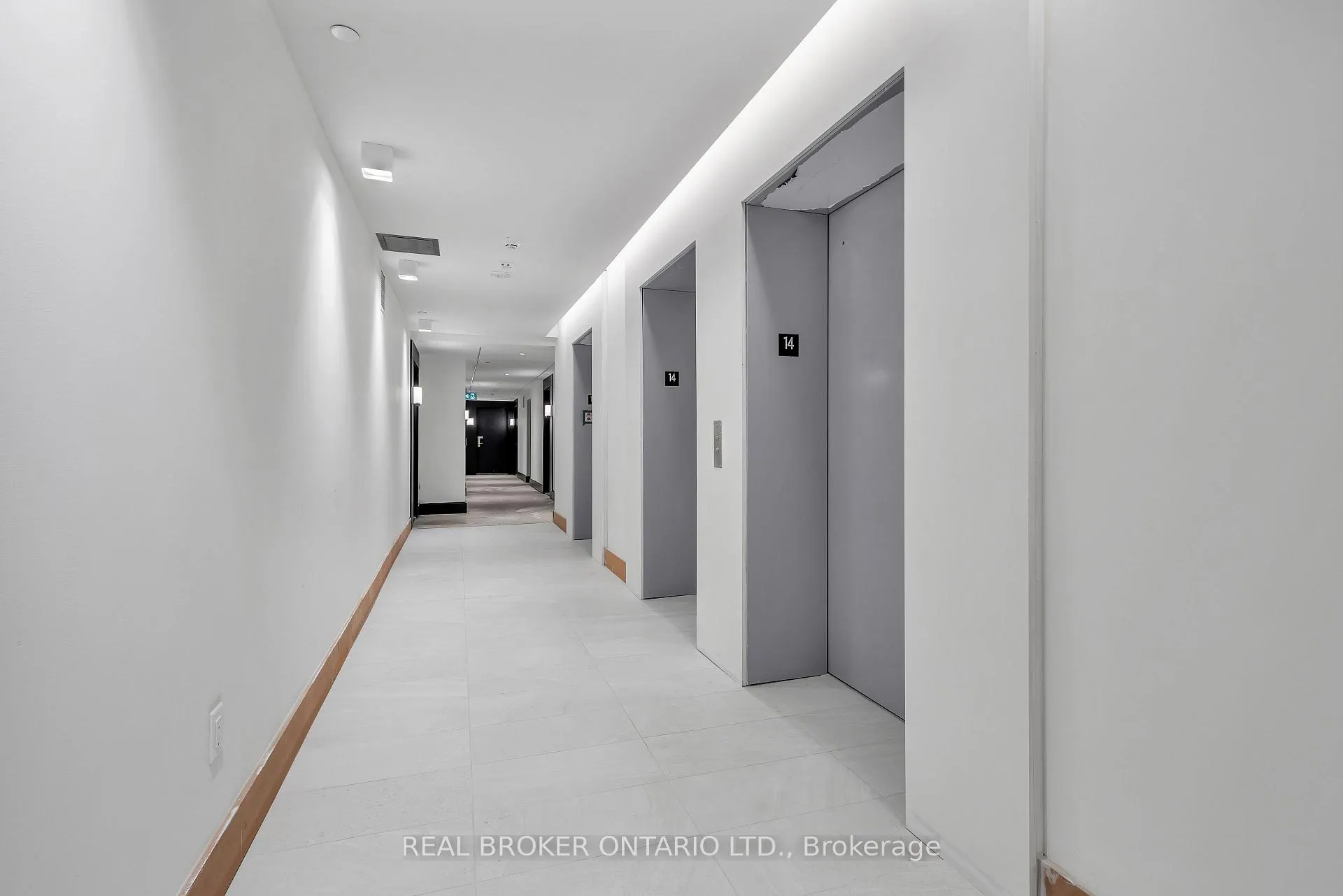 Photo 4 of Unit 1402, 55 Duke Street W, Kitchener, City Commercial Core — HOMEH