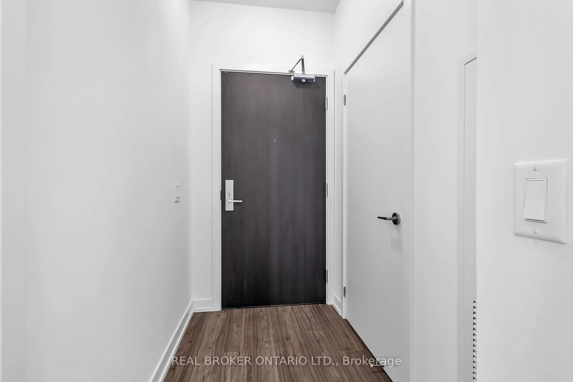 Photo 6 of Unit 1402, 55 Duke Street W, Kitchener, City Commercial Core — HOMEH
