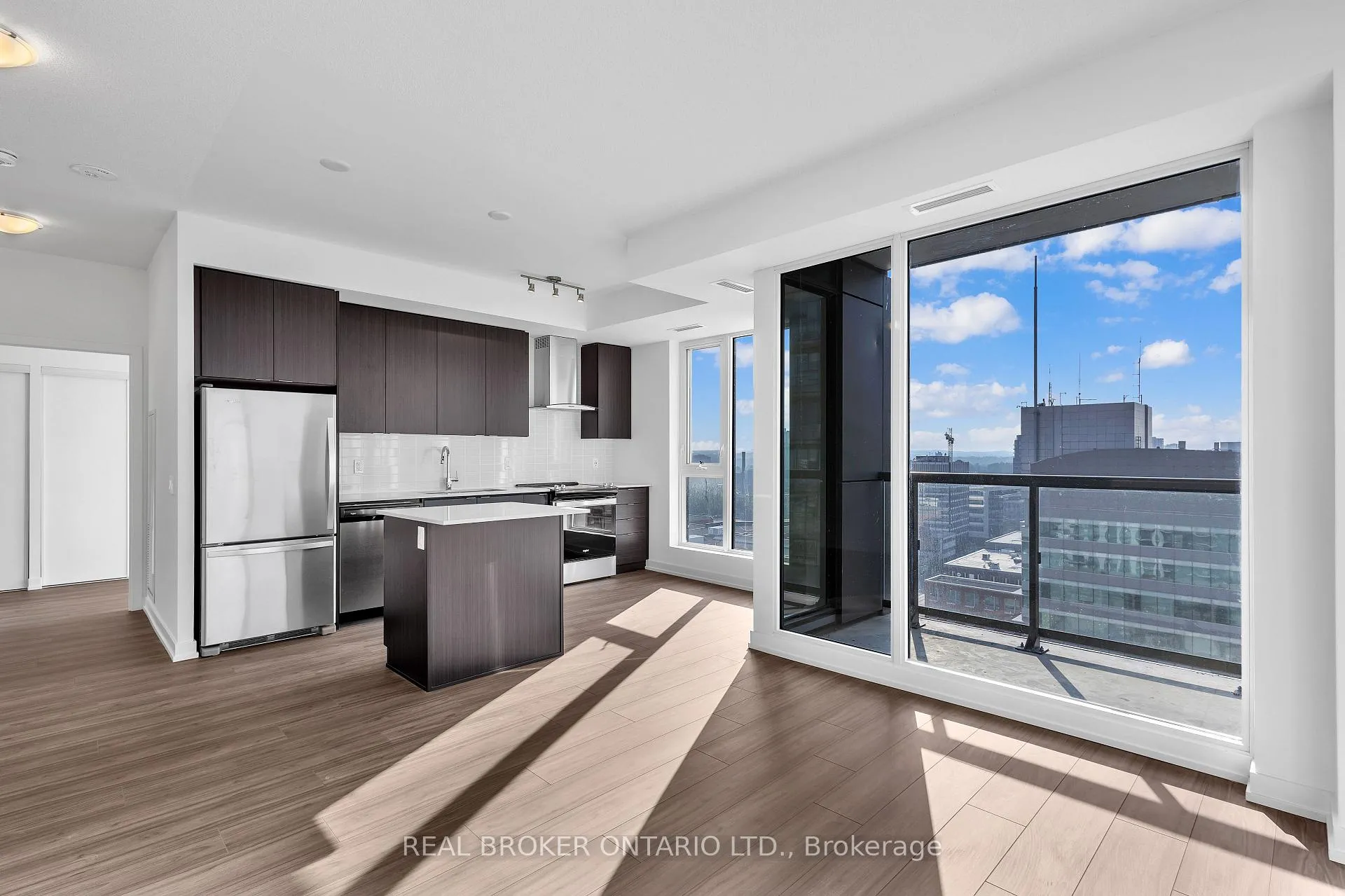 Photo 15 of Unit 1402, 55 Duke Street W, Kitchener, City Commercial Core — HOMEH