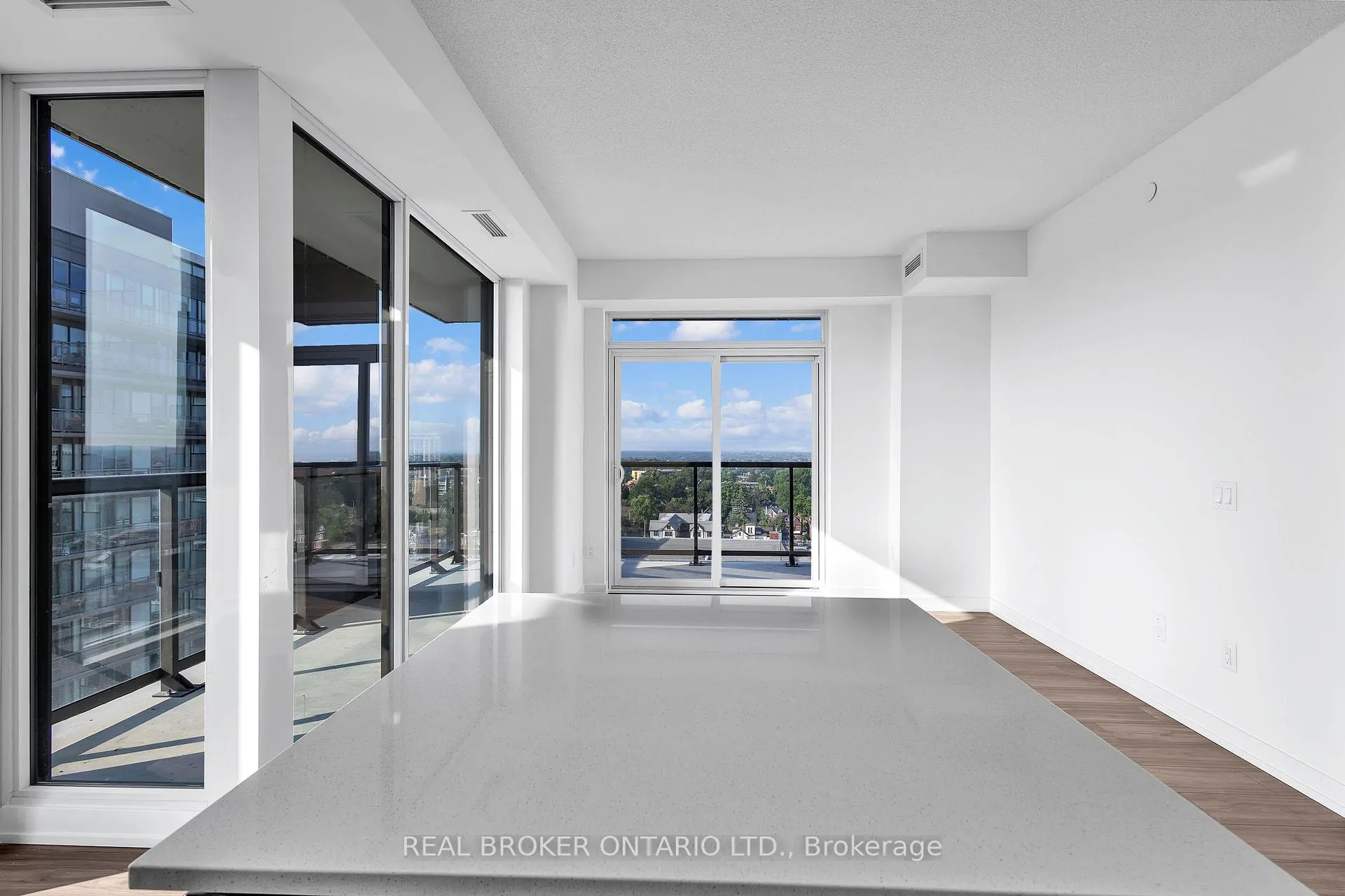 Photo 18 of Unit 1402, 55 Duke Street W, Kitchener, City Commercial Core — HOMEH