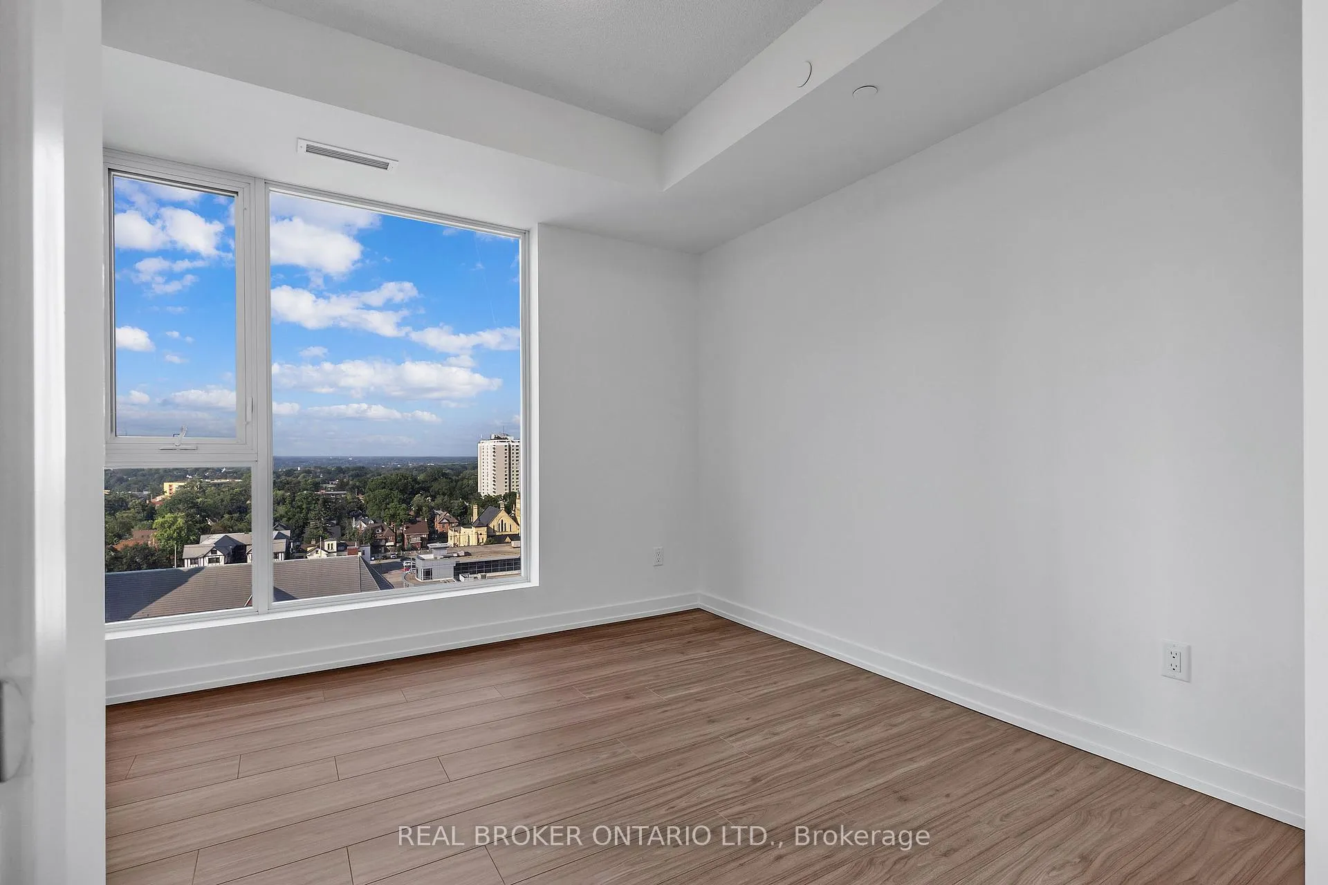 Photo 19 of Unit 1402, 55 Duke Street W, Kitchener, City Commercial Core — HOMEH
