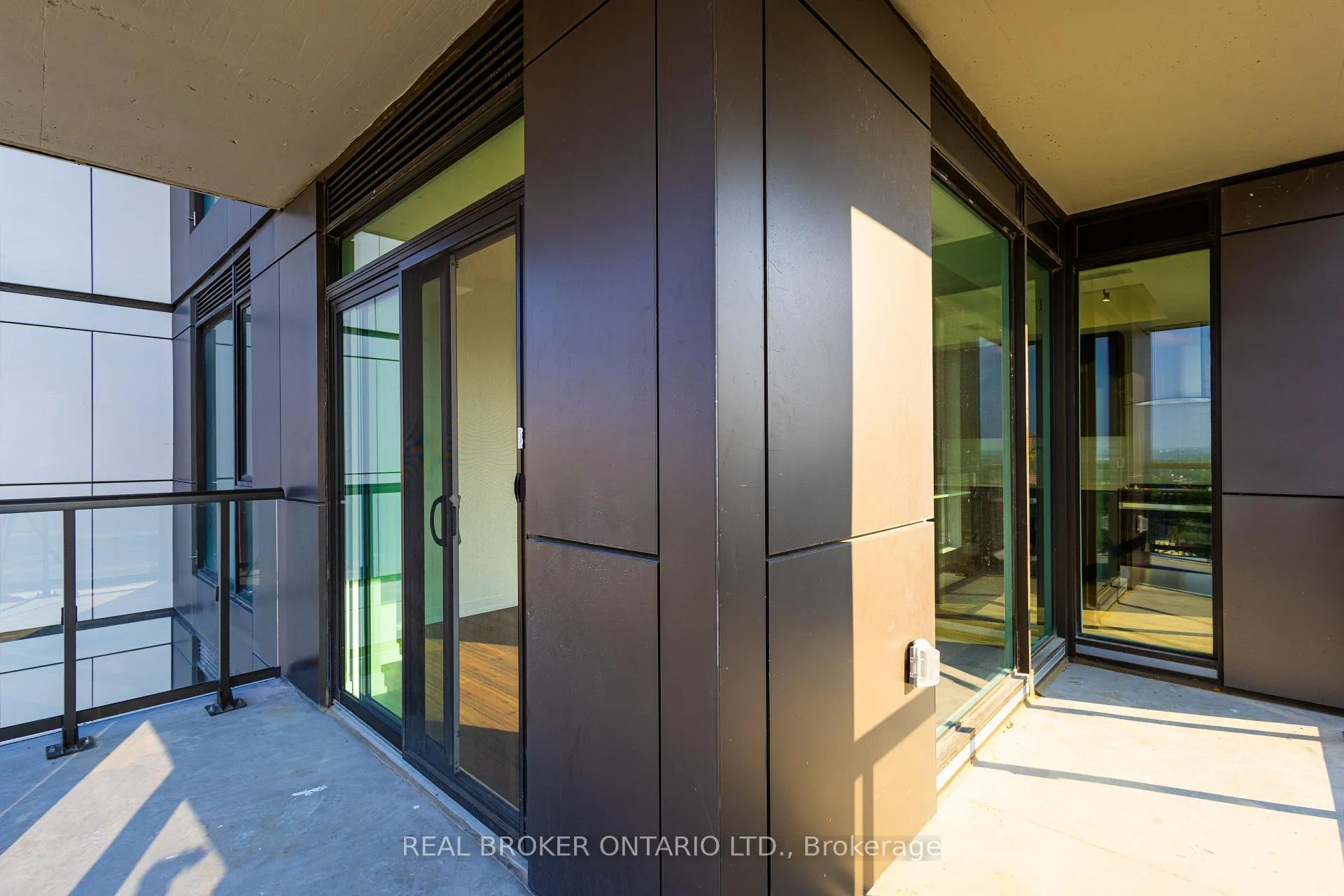 Photo 25 of Unit 1402, 55 Duke Street W, Kitchener, City Commercial Core — HOMEH