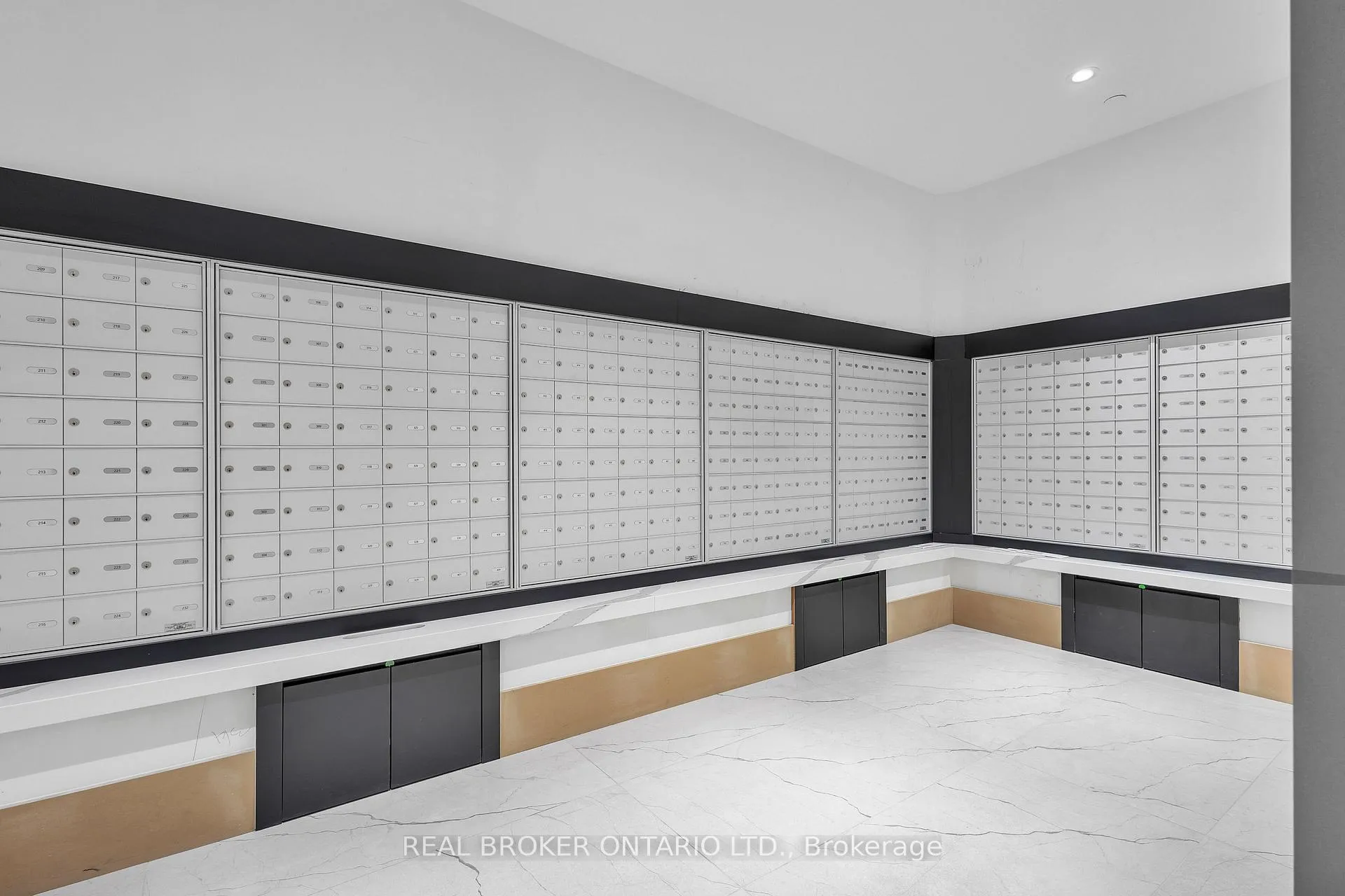 Photo 30 of Unit 1402, 55 Duke Street W, Kitchener, City Commercial Core — HOMEH