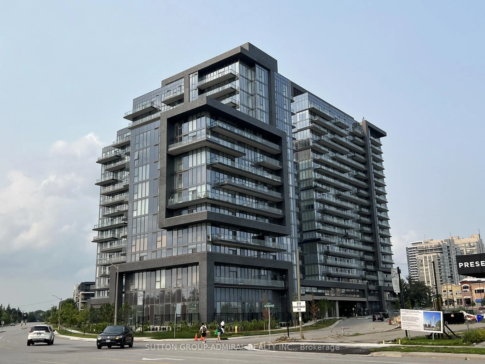 Front of Unit 1104W, 10 Gatineau Drive