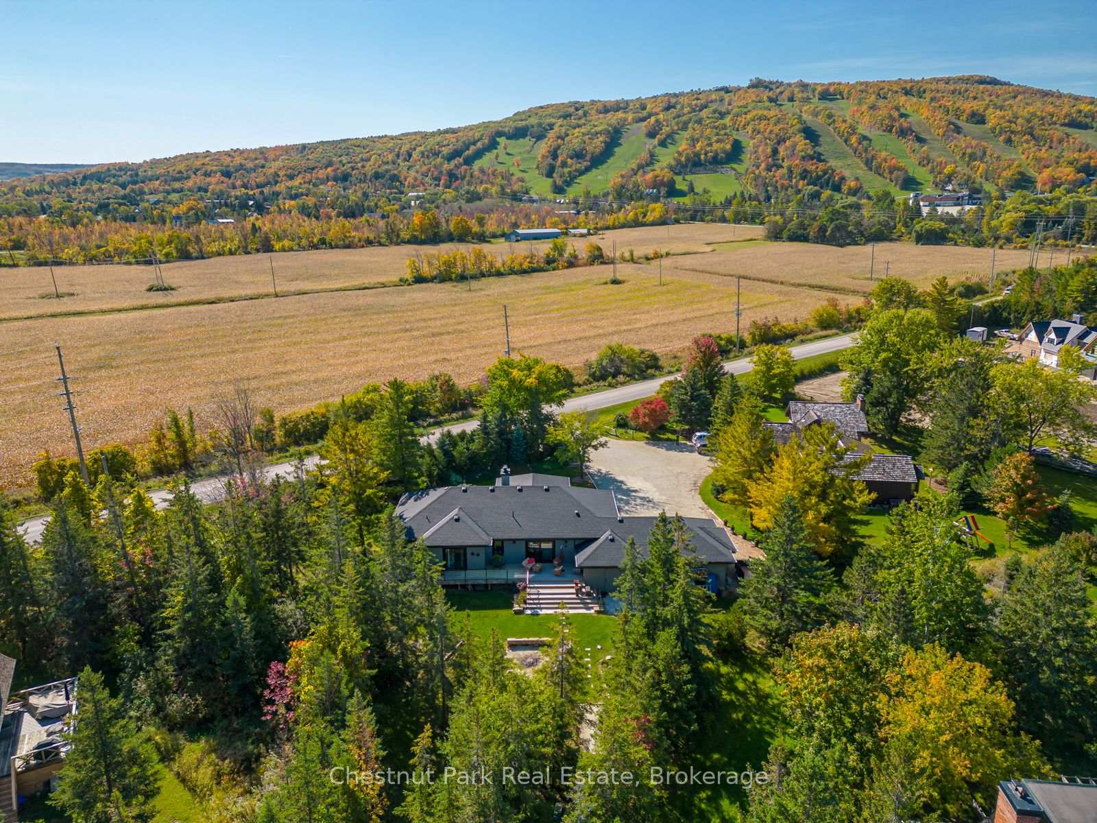 Photo 3 of 8610 Poplar Side Road, Clearview, Rural Clearview — HOMEH