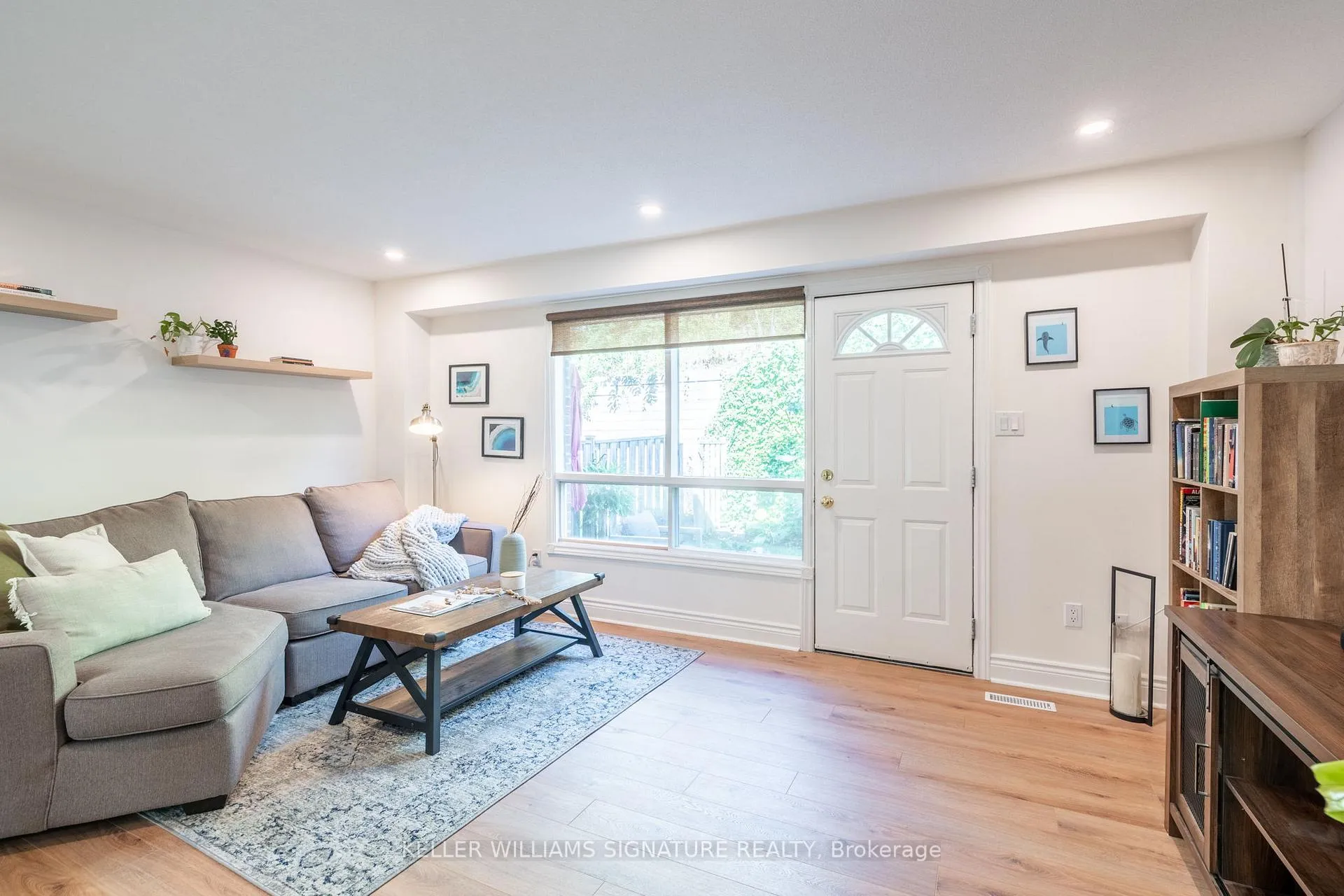 Photo 1 of 11 Burdock Lane, Hamilton, Dundas — HOMEH