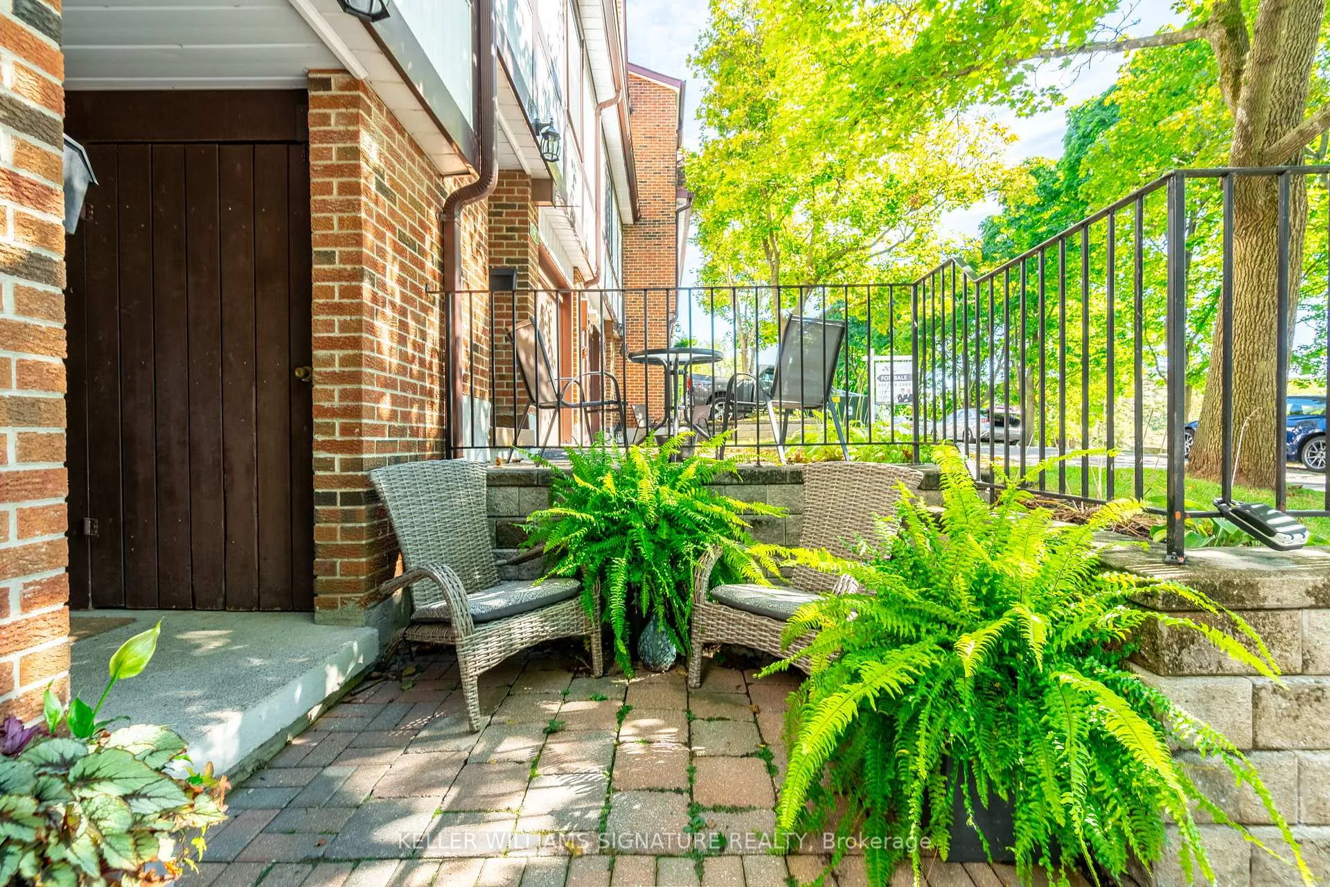 Photo 3 of 11 Burdock Lane, Hamilton, Dundas — HOMEH