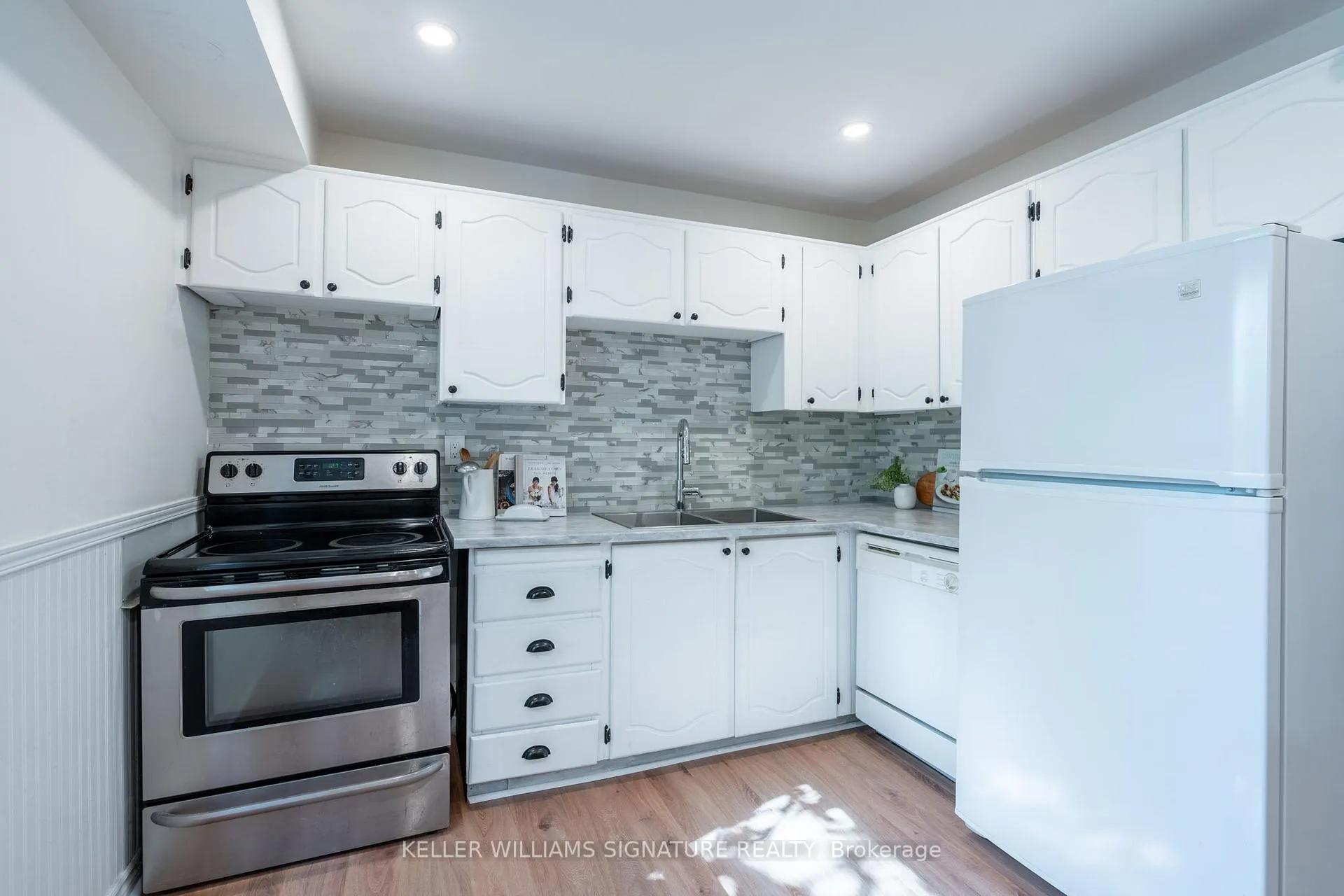 Photo 11 of 11 Burdock Lane, Hamilton, Dundas — HOMEH