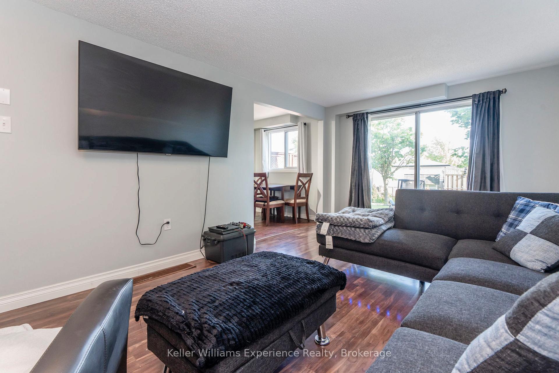 Photo 5 of 23 Corbett Drive, Barrie, Grove East — HOMEH